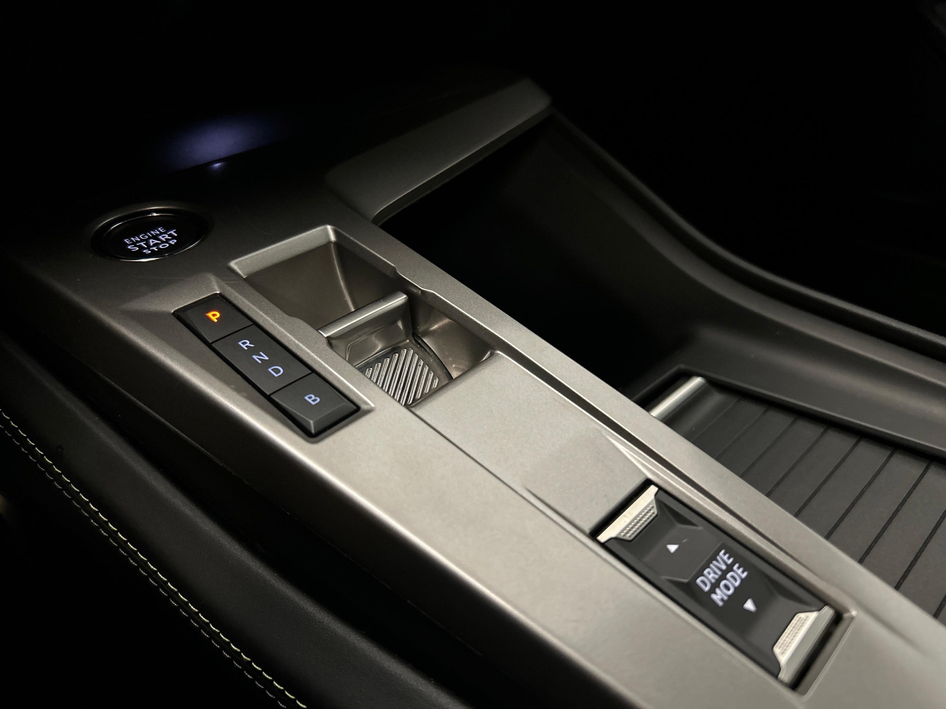 PEUGEOT 308 SW 1.6 PHEV 180 GT-image-13