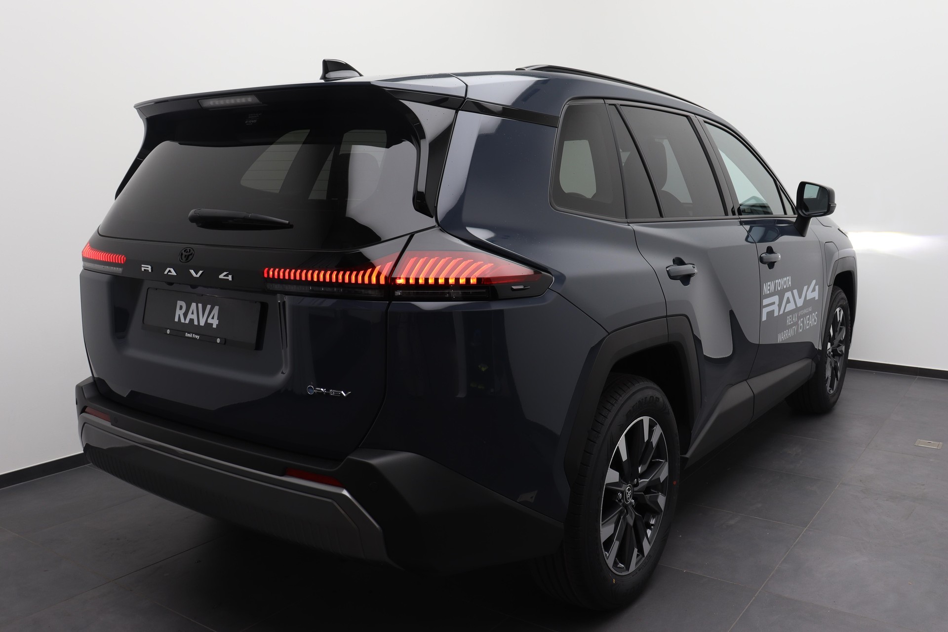 TOYOTA RAV4 2.5 Plug-In-Hybrid Trend-showroom-element-1