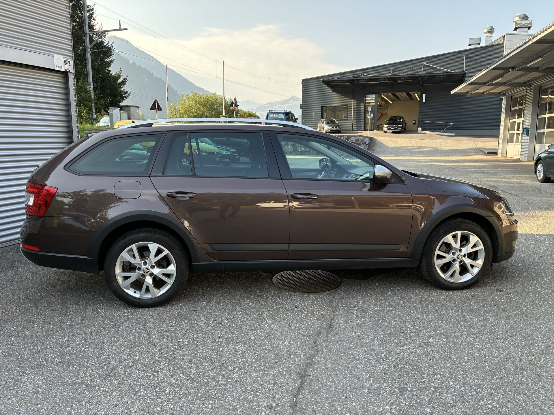 SKODA Octavia Combi 2.0 TDI Scout 4x4 DSG-image-5
