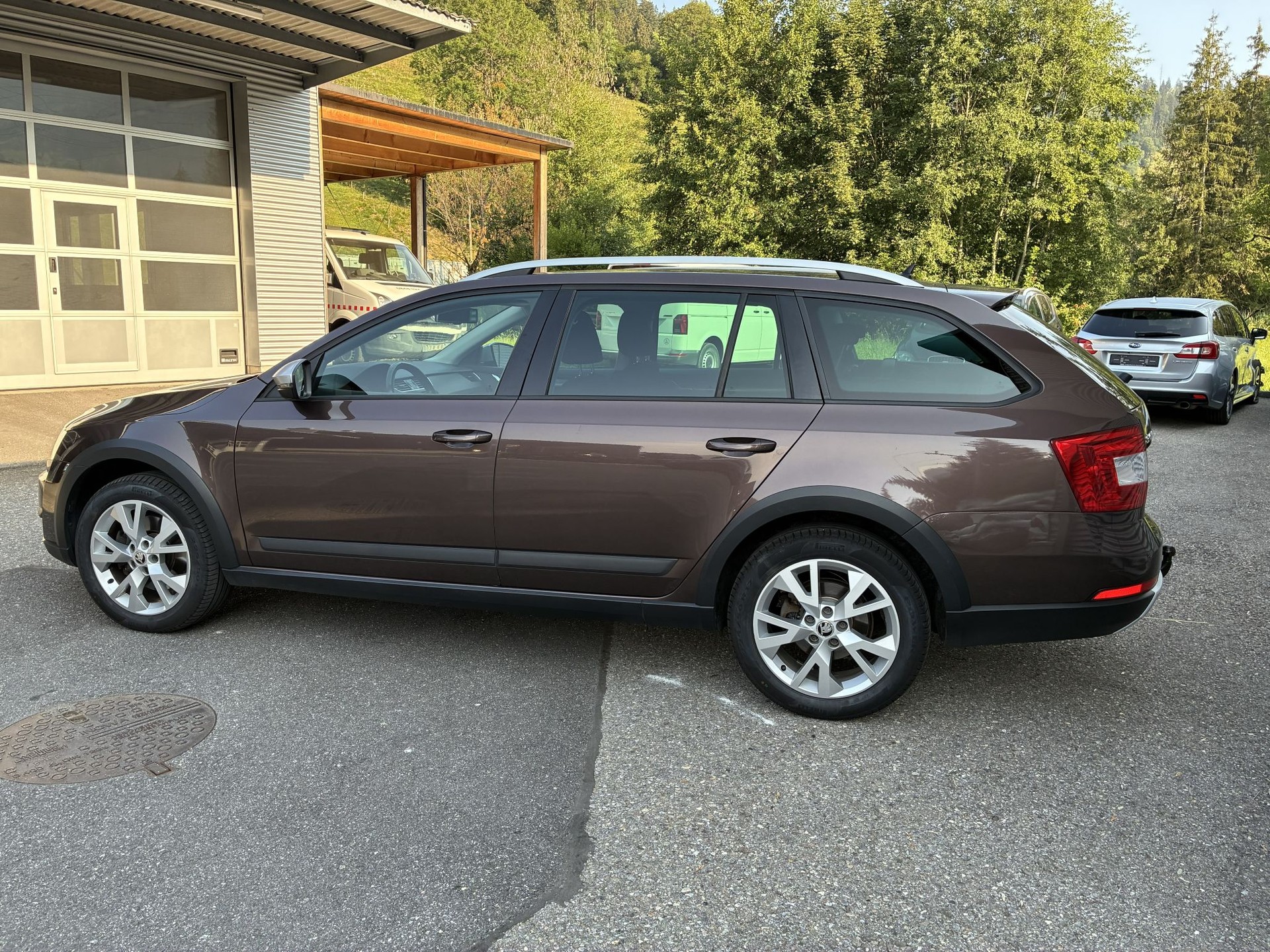 SKODA Octavia Combi 2.0 TDI Scout 4x4 DSG-image-1