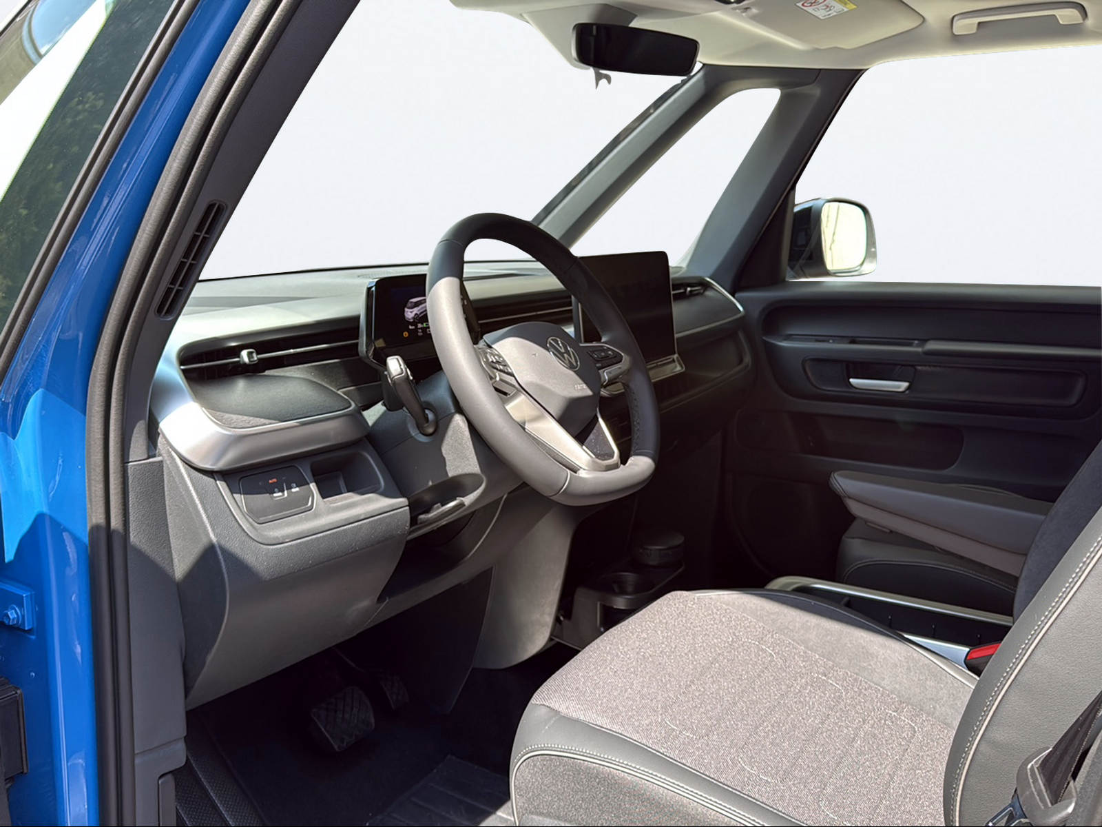 VW ID.Buzz LWB Pro 4 Motion-image-10
