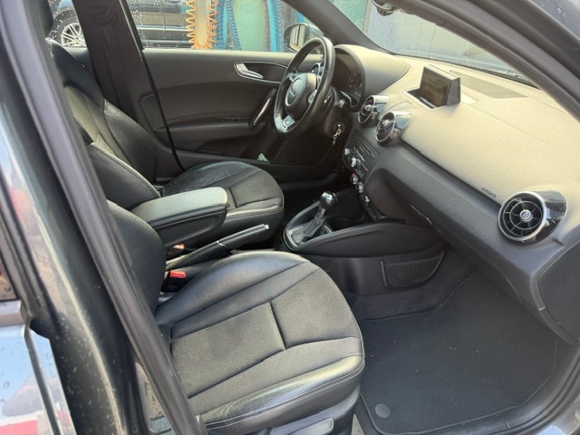 AUDI 1.4 TFSI Ambition S-Tronic-image-8