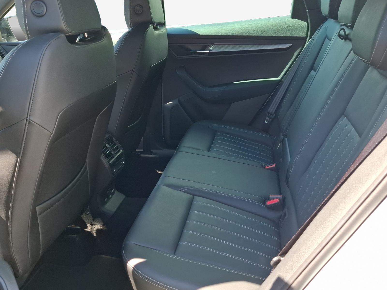 SKODA Karoq 2.0 TSI SportLine 4x4 DSG-image-11