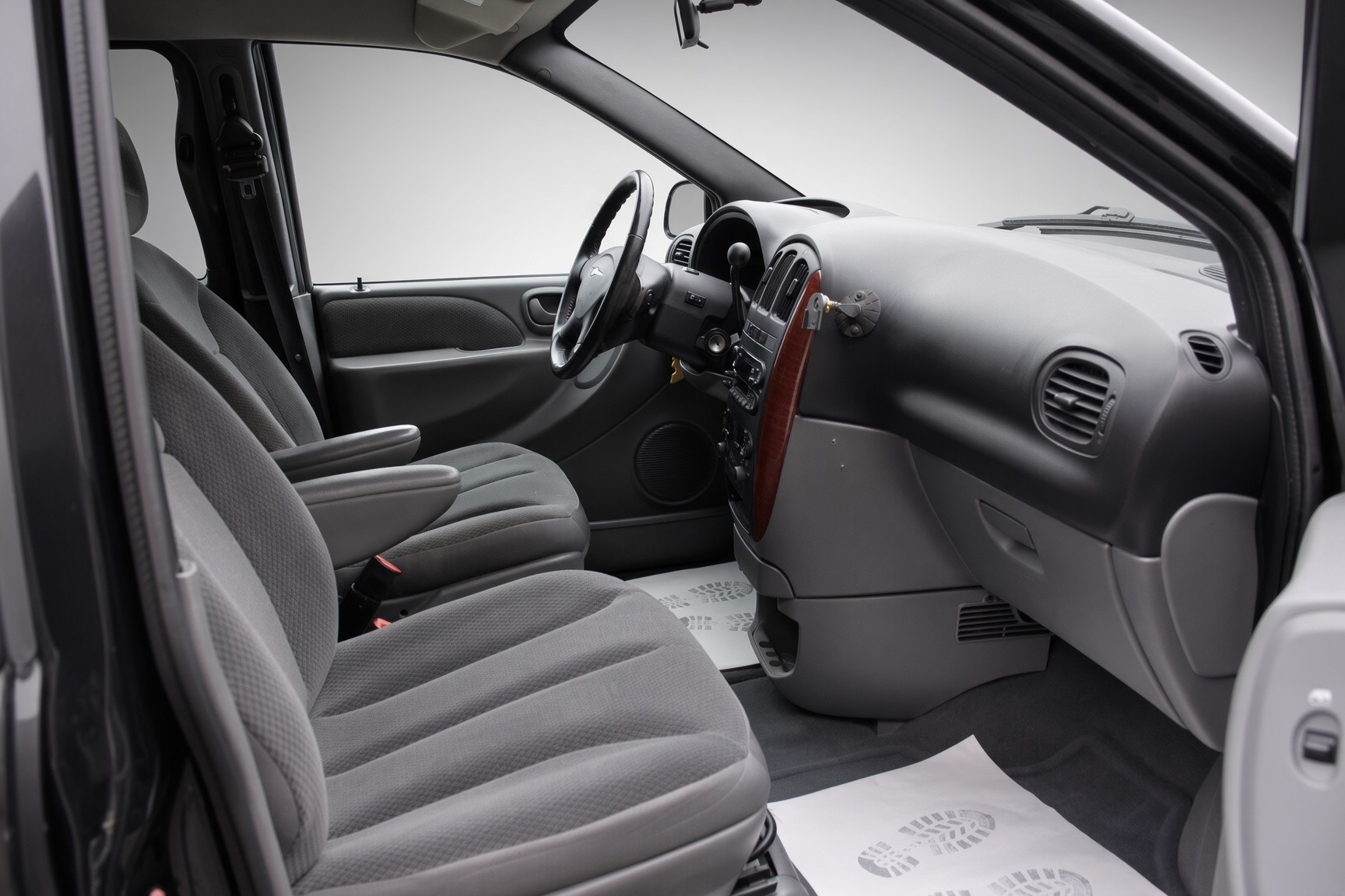 CHRYSLER Grand Voy. 2.8 CRD LX Automatic-image-11