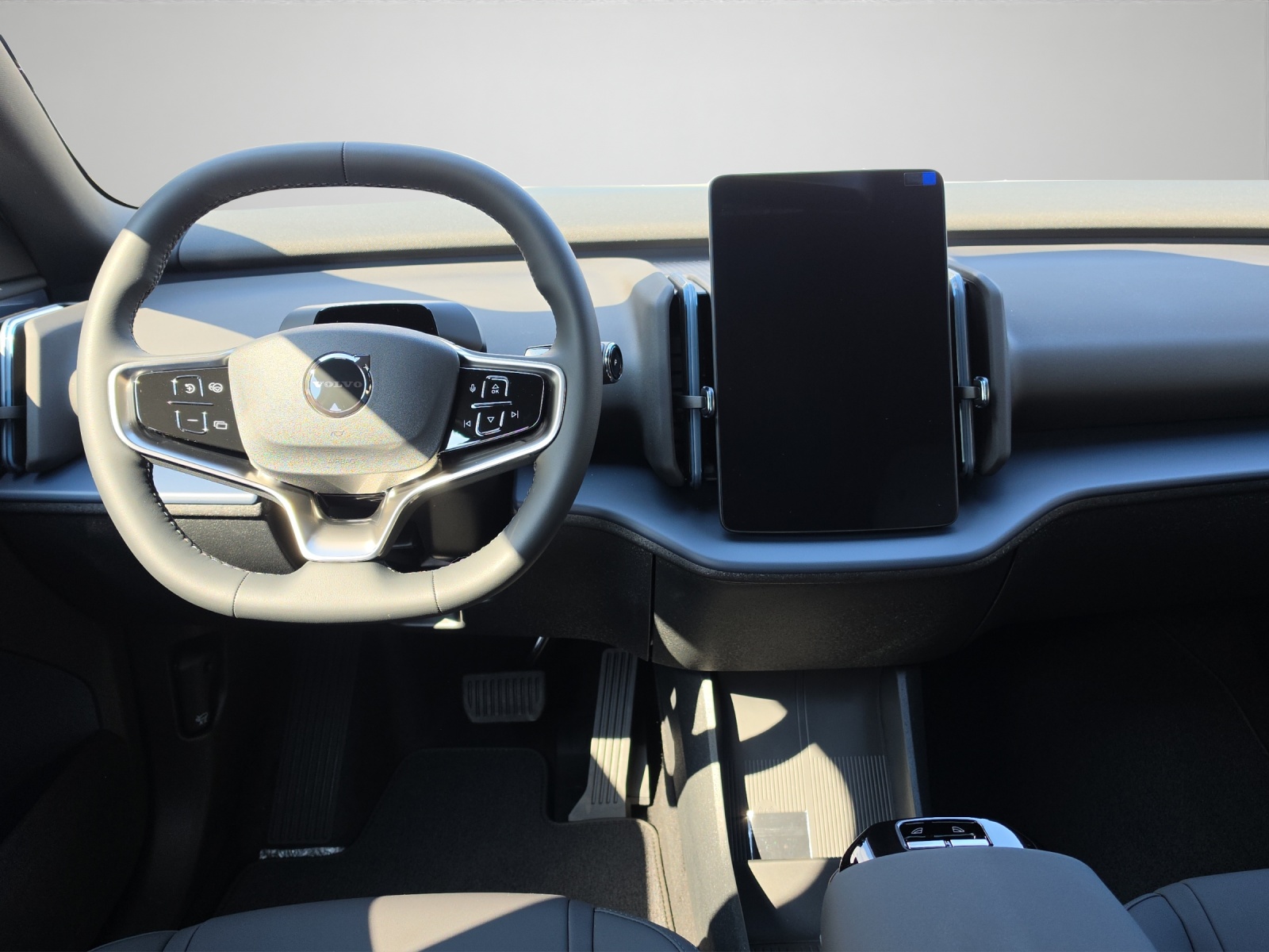 VOLVO EX30 Cross Country P8 69 kWh AWD Plus-image-9