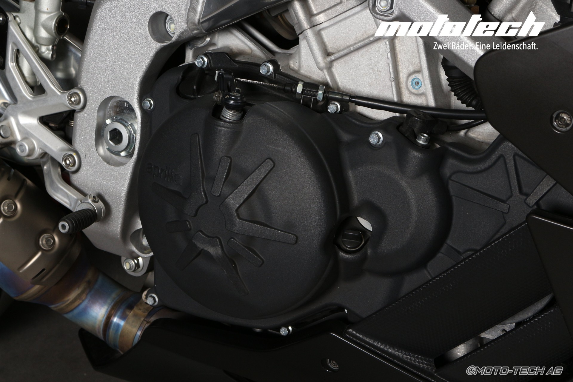 APRILIA RSV4 1100 Factory-image-10
