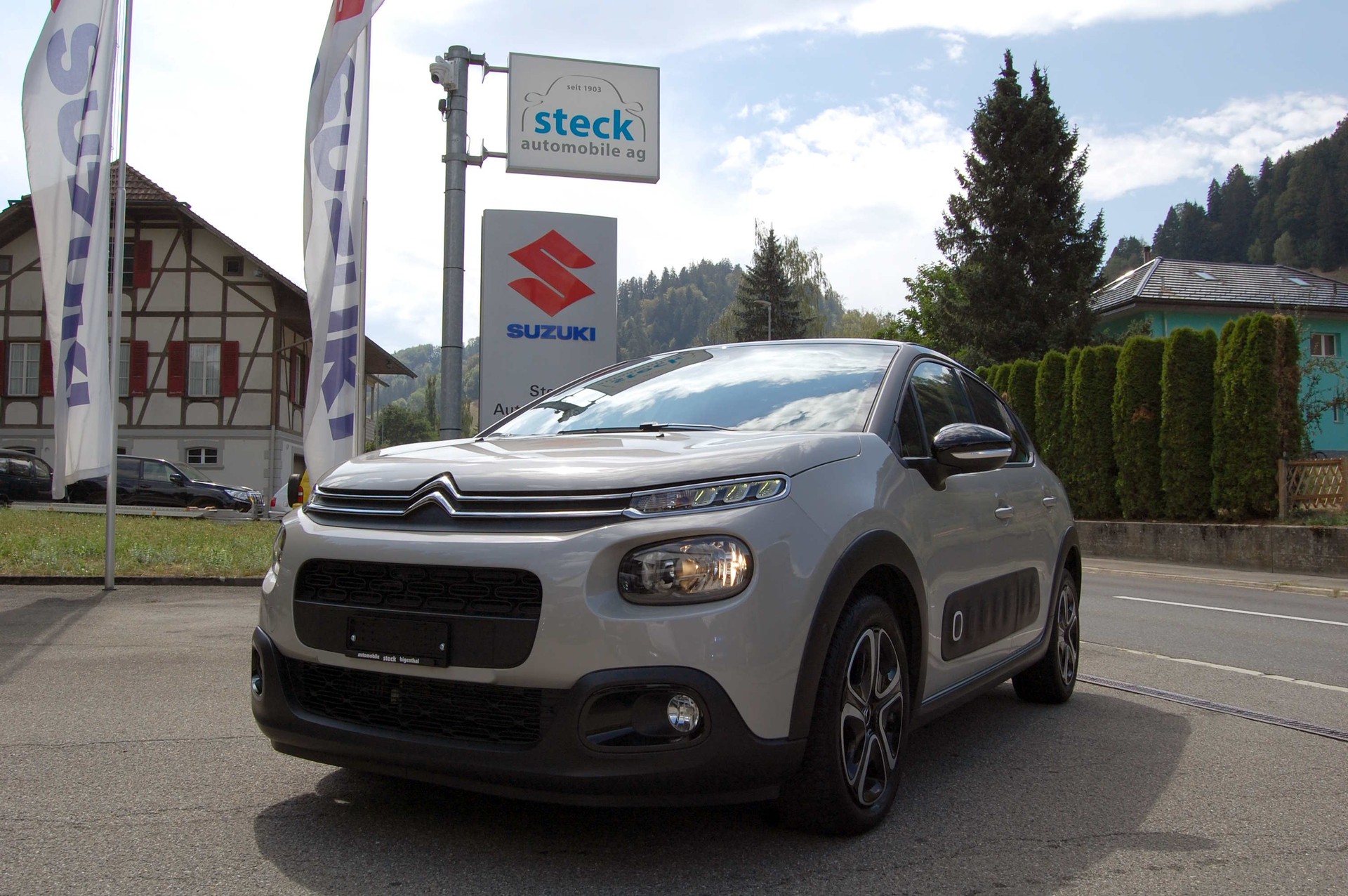 CITROEN C3 1.2i PureTech Shine EAT6-showroom-element-1