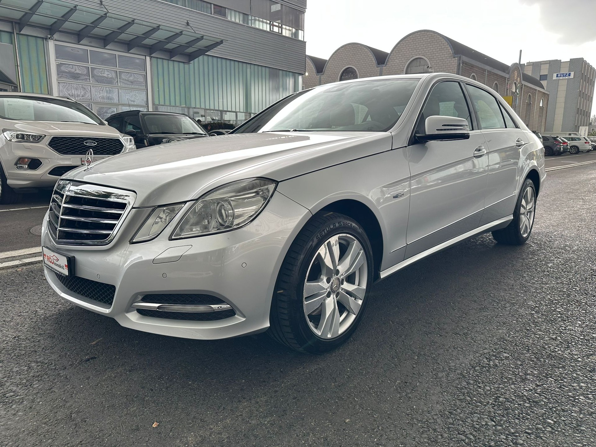 MERCEDES-BENZ E 350 CGI BlueEfficiency Avantgarde 7G-Tronic-showroom-element-1