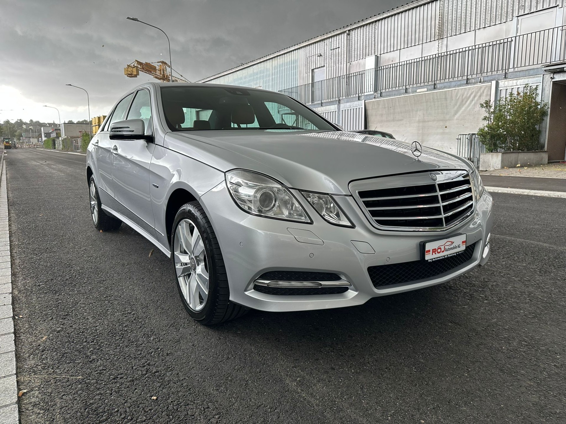 MERCEDES-BENZ E 350 CGI BlueEfficiency Avantgarde 7G-Tronic-showroom-element-3