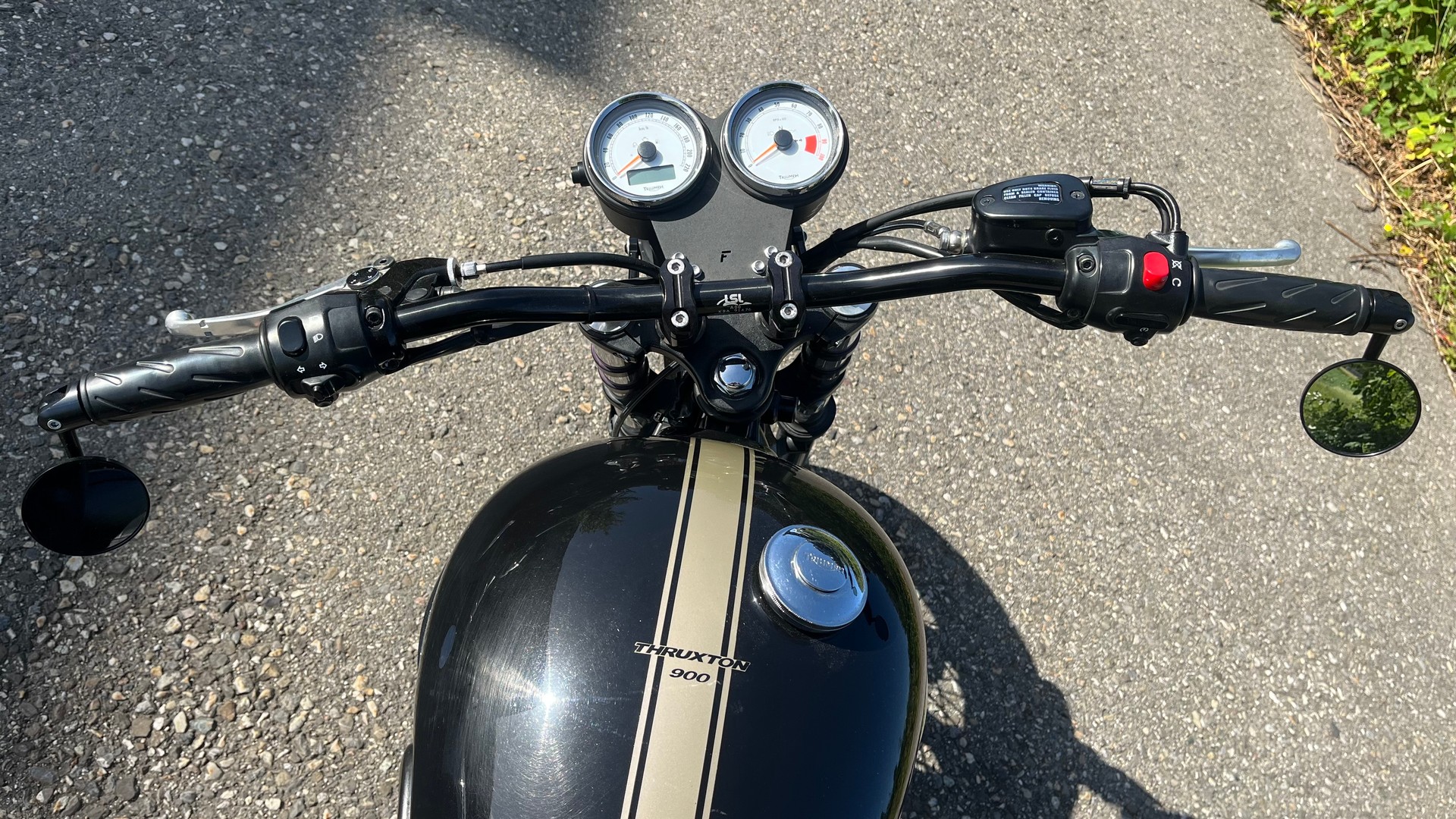 TRIUMPH Thruxton 900 i-image-3