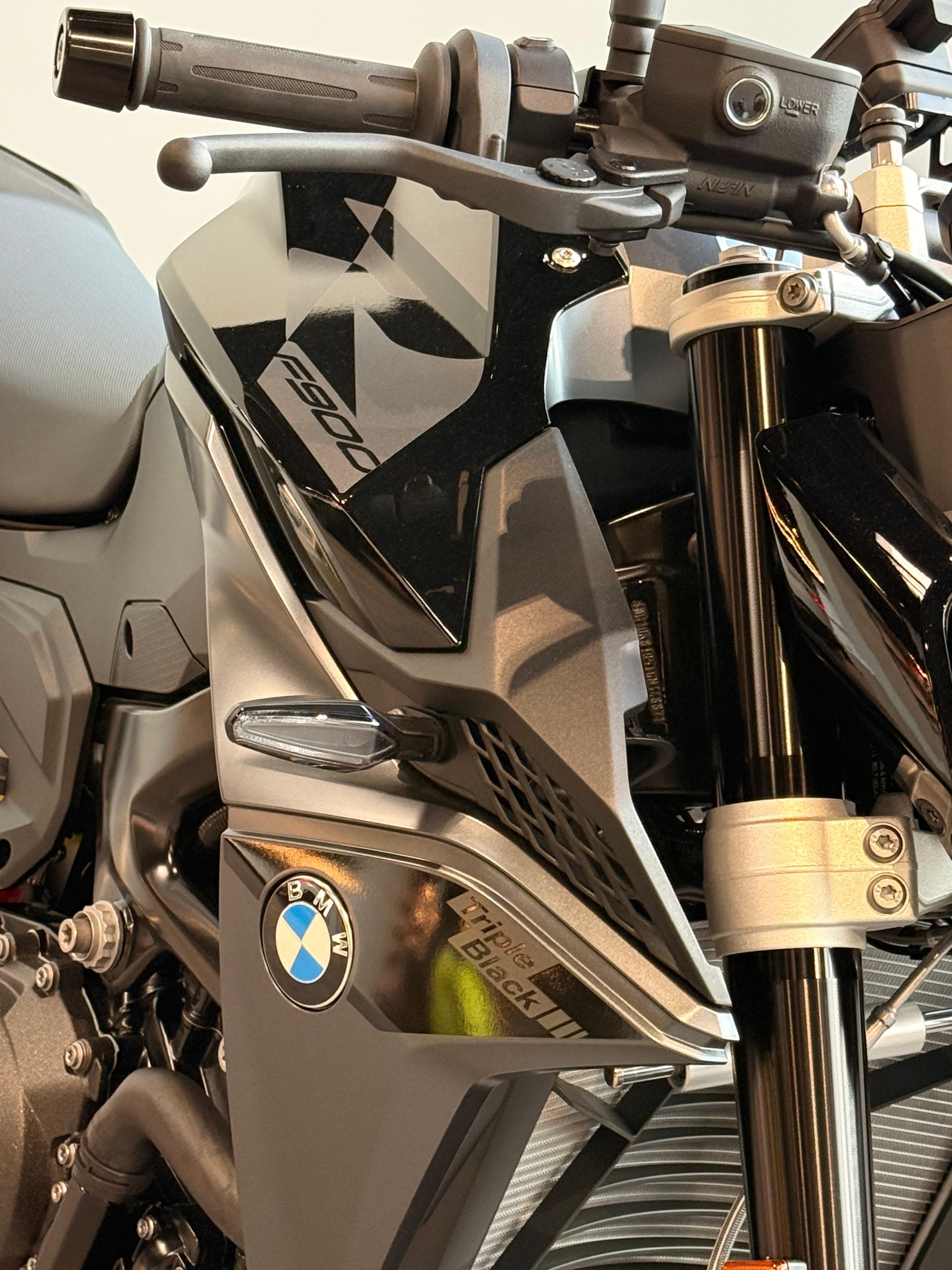 BMW F 900 R A2-image-4
