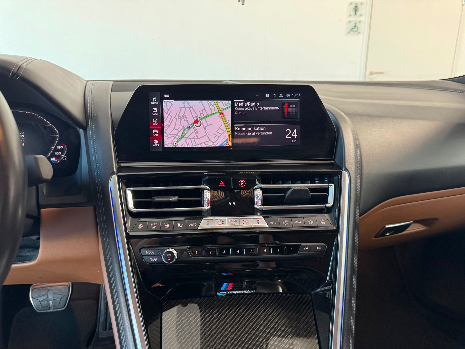 BMW M8 xDrive M Competition Steptronic-image-17