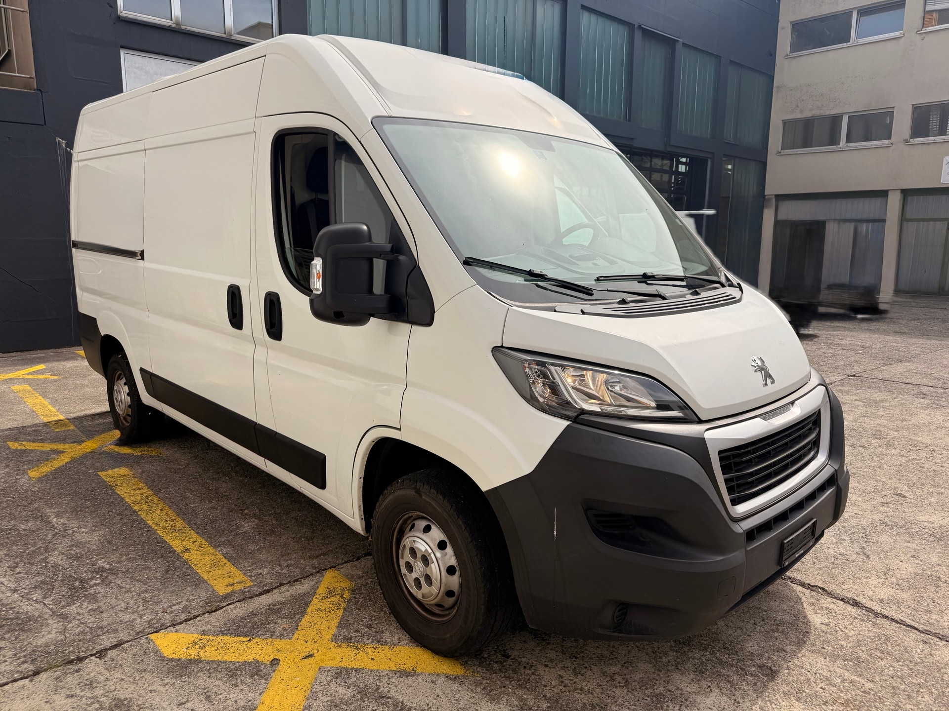 PEUGEOT 2.0 BlueHDi 130 Active