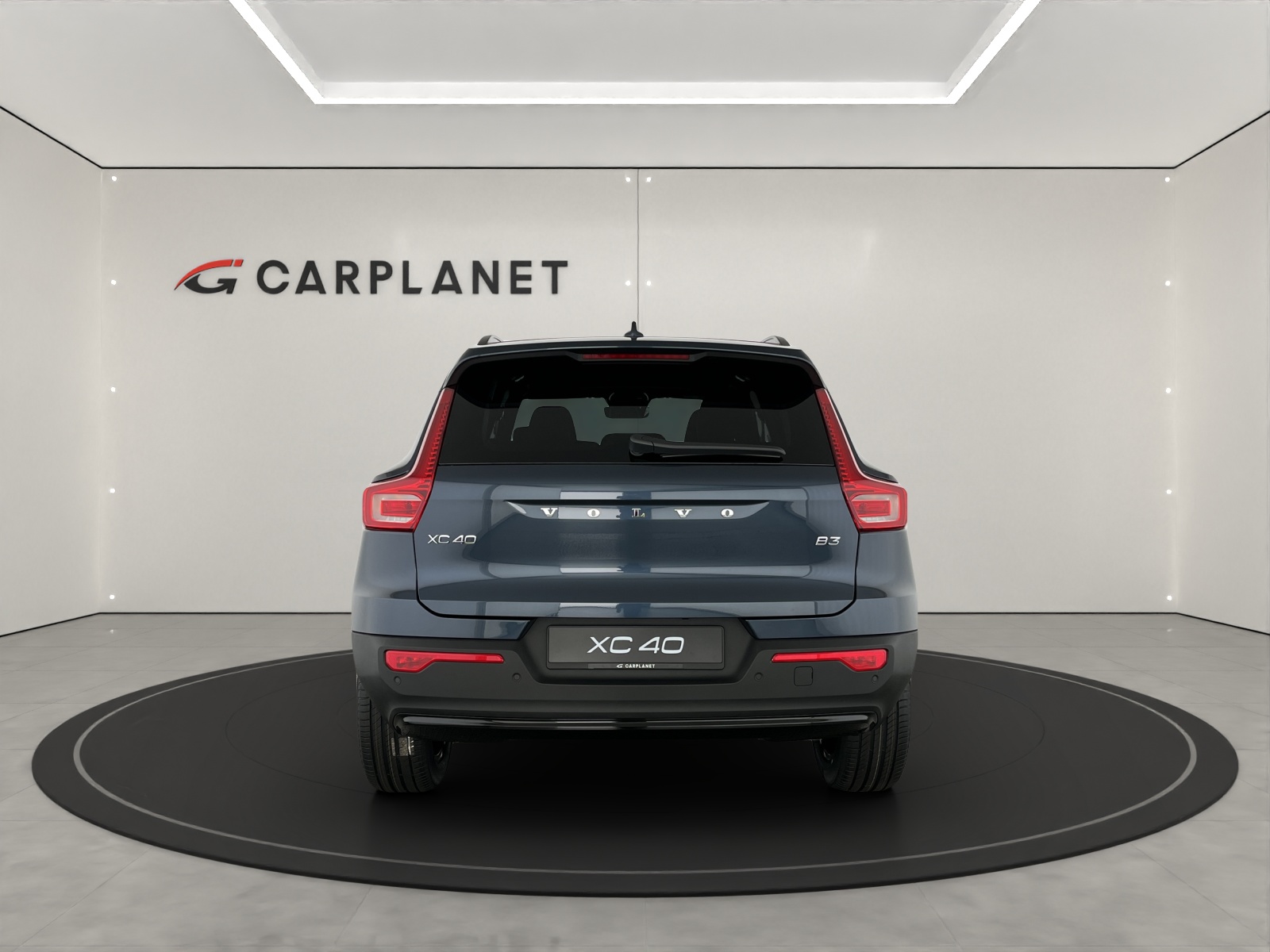 VOLVO XC40 2.0 B3 MH Plus Dark-image-4