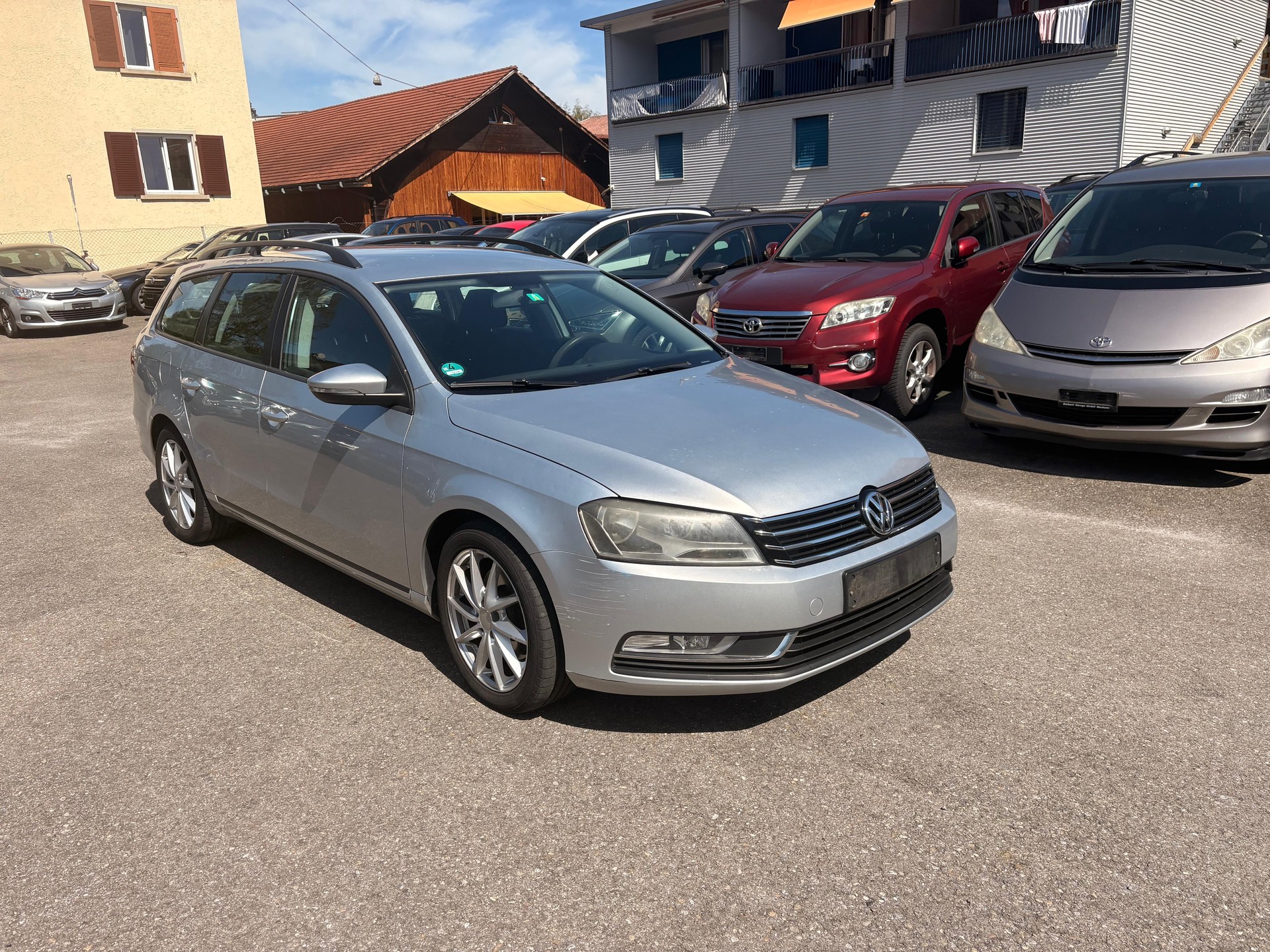 VW Passat Variant 2.0 TDI BMT Trendline-image-1