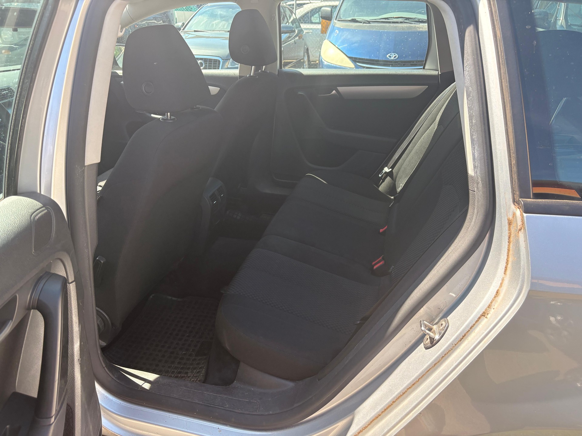 VW Passat Variant 2.0 TDI BMT Trendline-image-7