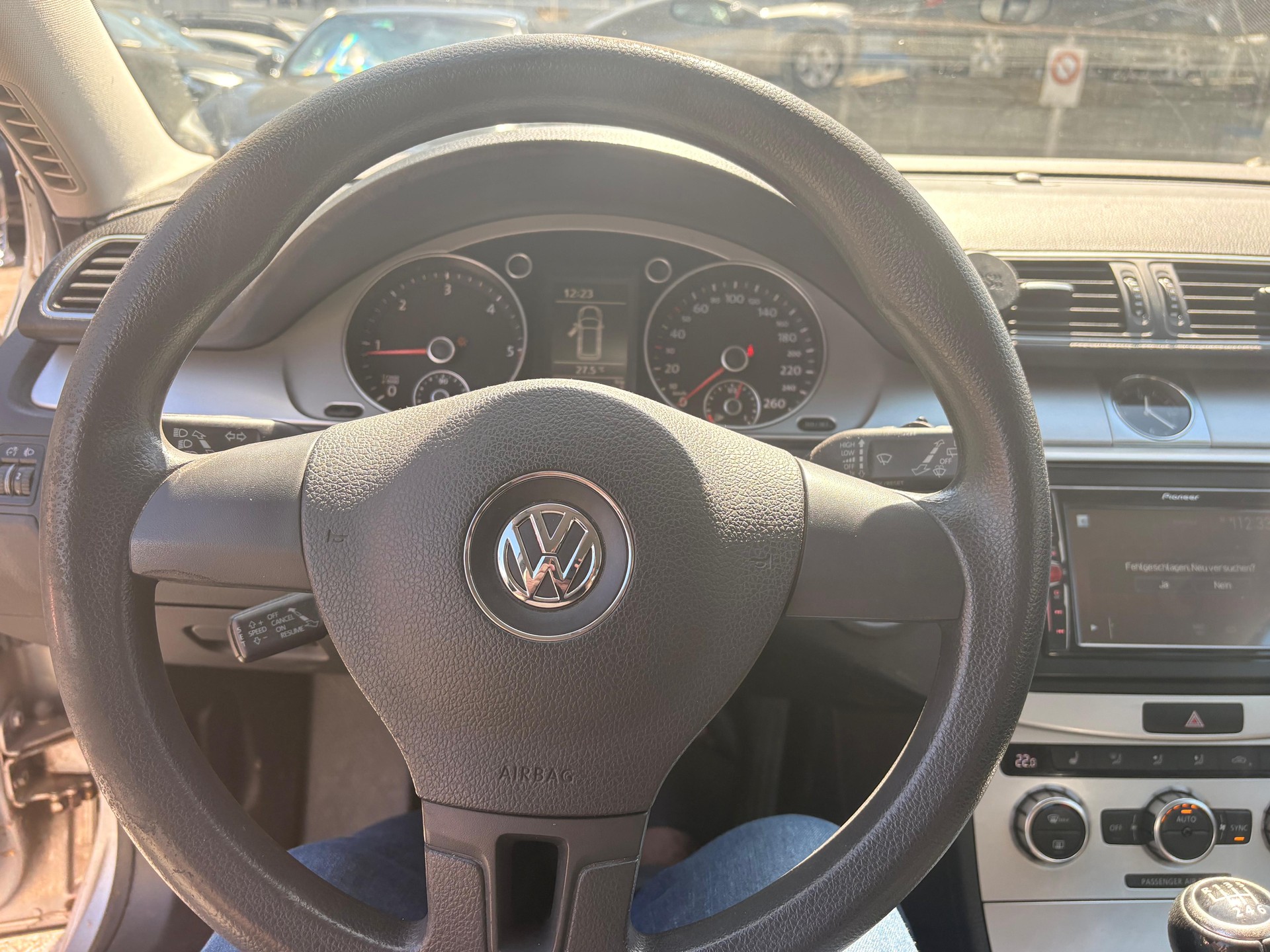 VW Passat Variant 2.0 TDI BMT Trendline-image-4