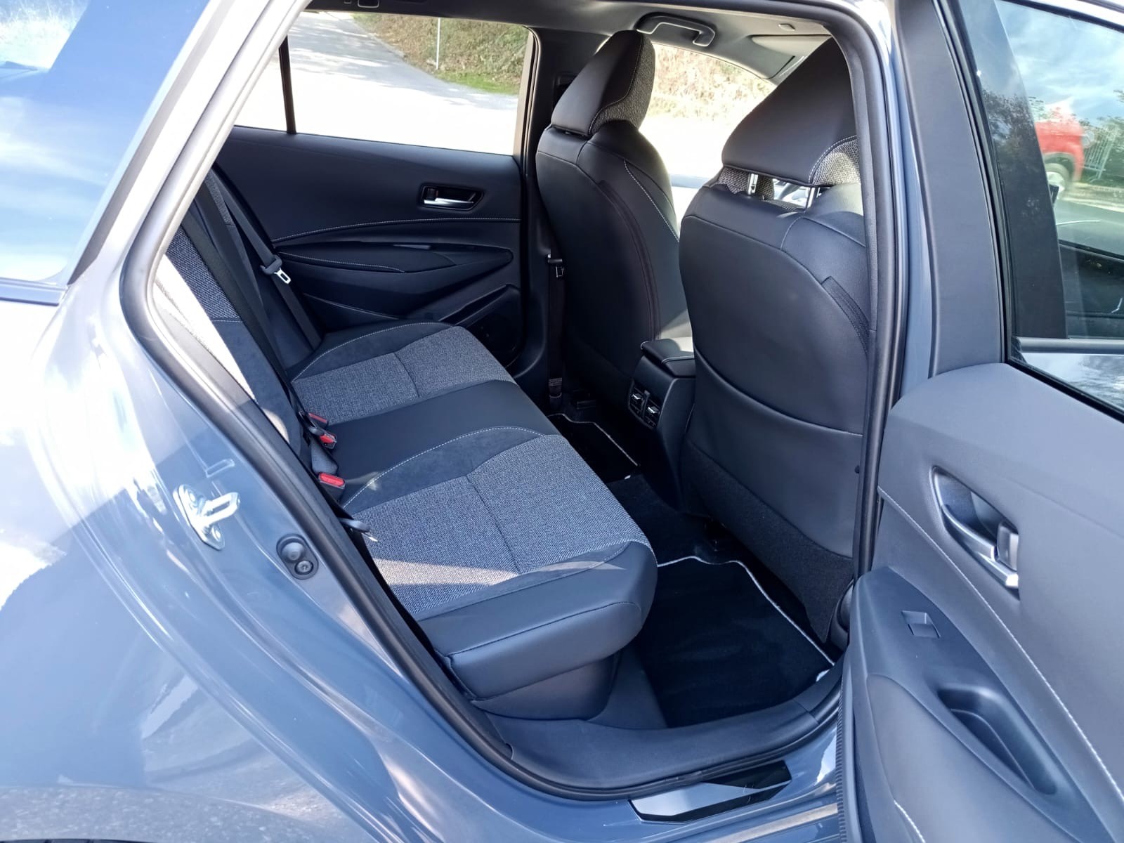 TOYOTA Corolla Touring Sports 1.8 HSD Trend e-CVT-image-14