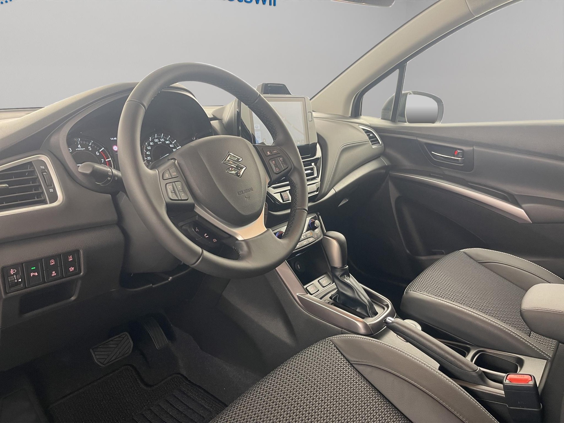 SUZUKI S-Cross 1.4 T Compact Top Hybrid 4x4-image-9