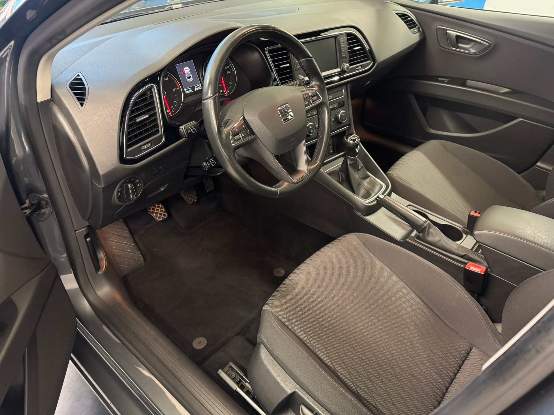 SEAT Leon ST 2.0 TDI Style 4Drive-image-8