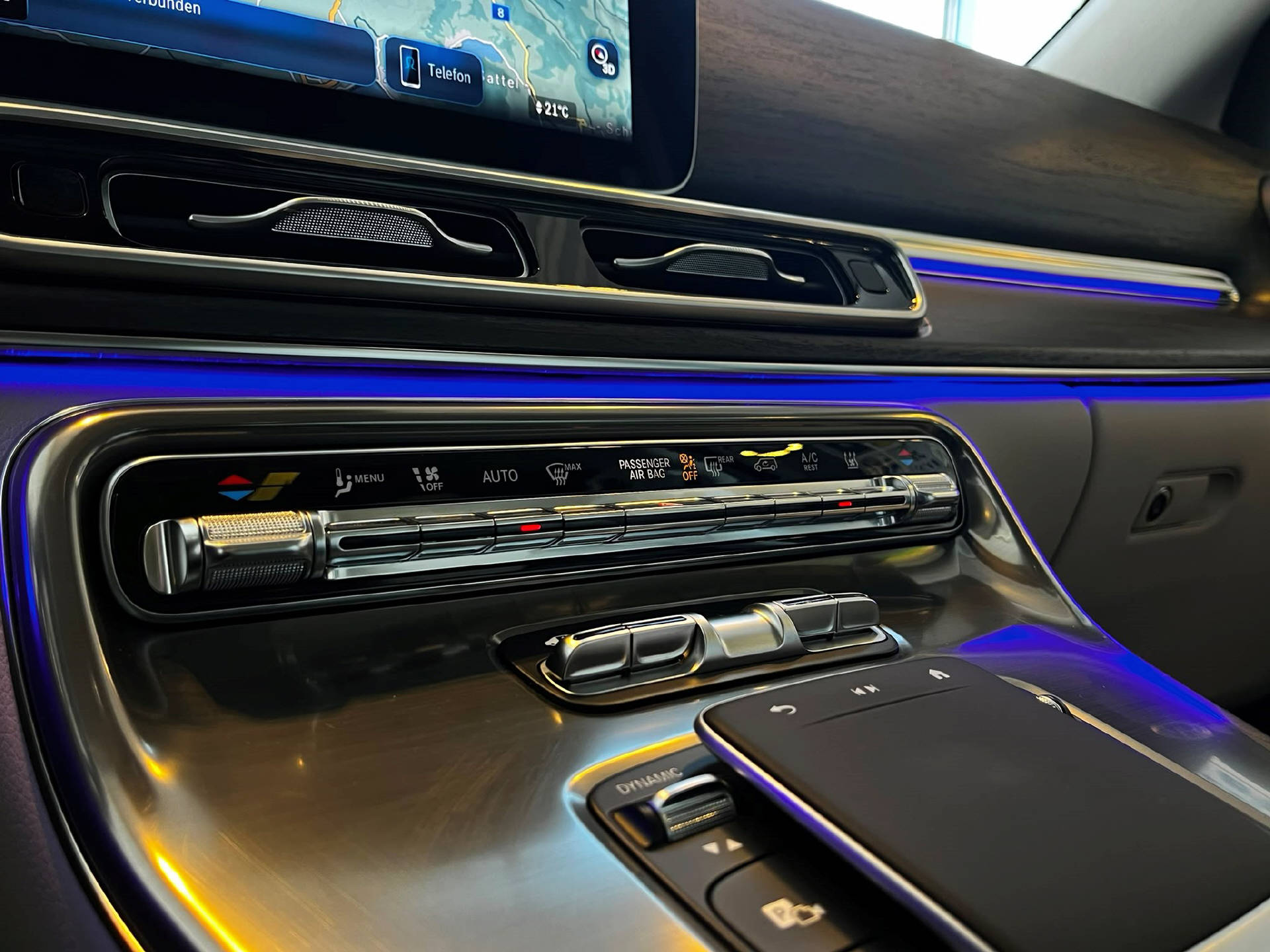 MERCEDES-BENZ V 300 d 4MATIC Exclusive Lang Van-image-21
