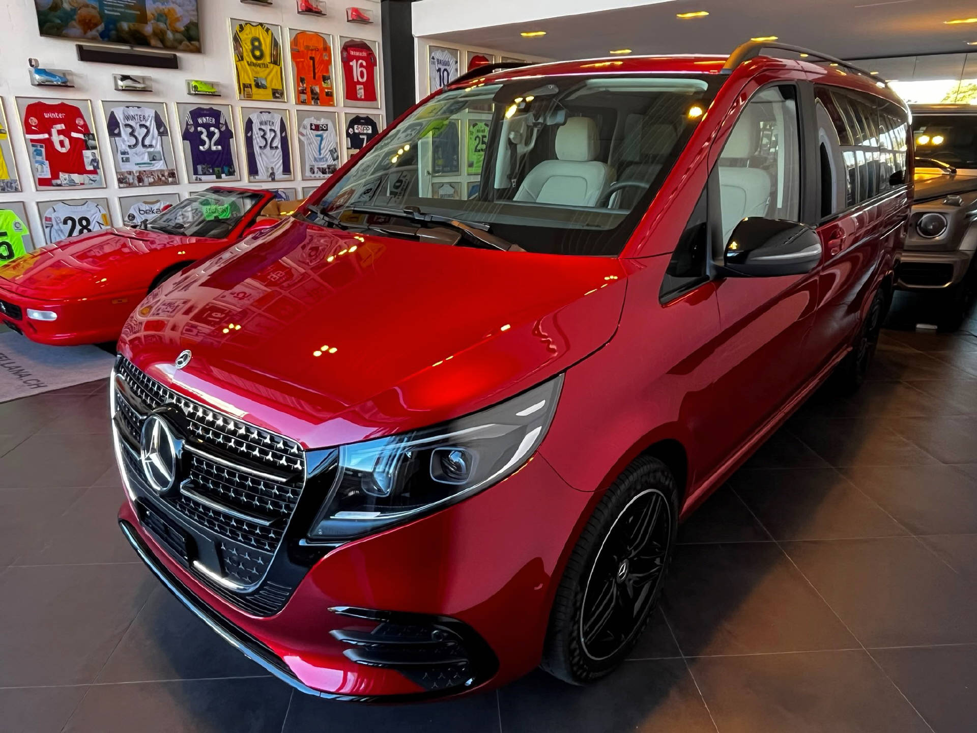 MERCEDES-BENZ V 300 d 4MATIC Exclusive Lang Van-showroom-element-3