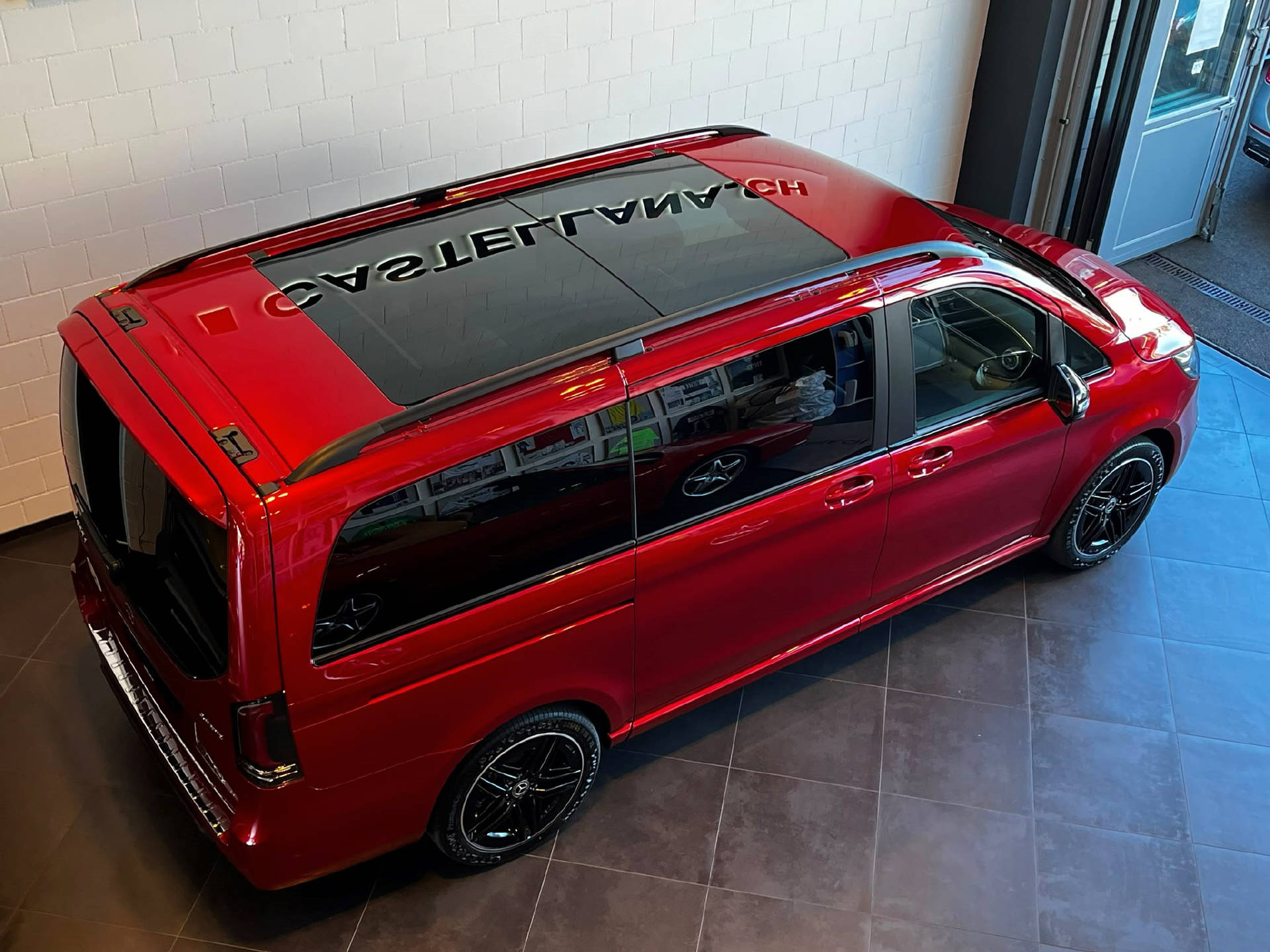 MERCEDES-BENZ V 300 d 4MATIC Exclusive Lang Van-image-8