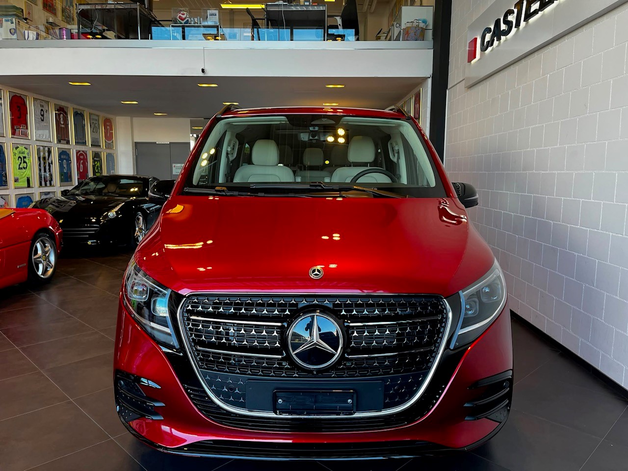 MERCEDES-BENZ V 300 d 4MATIC Exclusive Lang Van-showroom-element-2