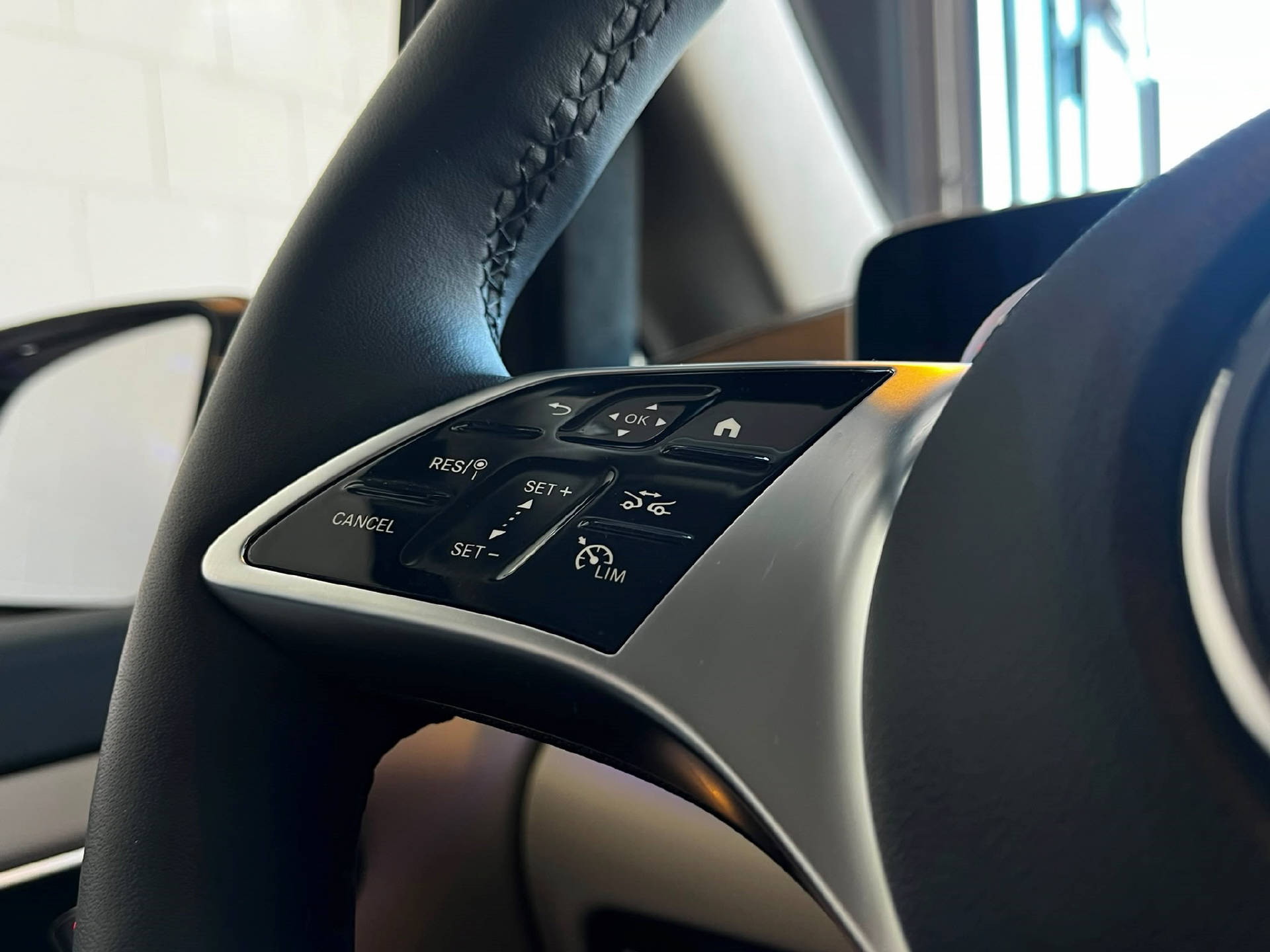 MERCEDES-BENZ V 300 d 4MATIC Exclusive Lang Van-image-20
