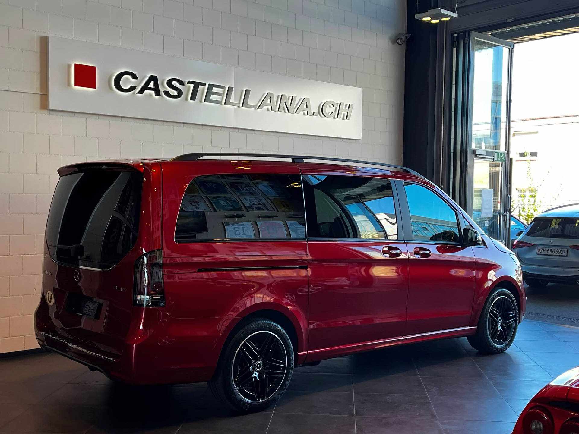 MERCEDES-BENZ V 300 d 4MATIC Exclusive Lang Van-image-6