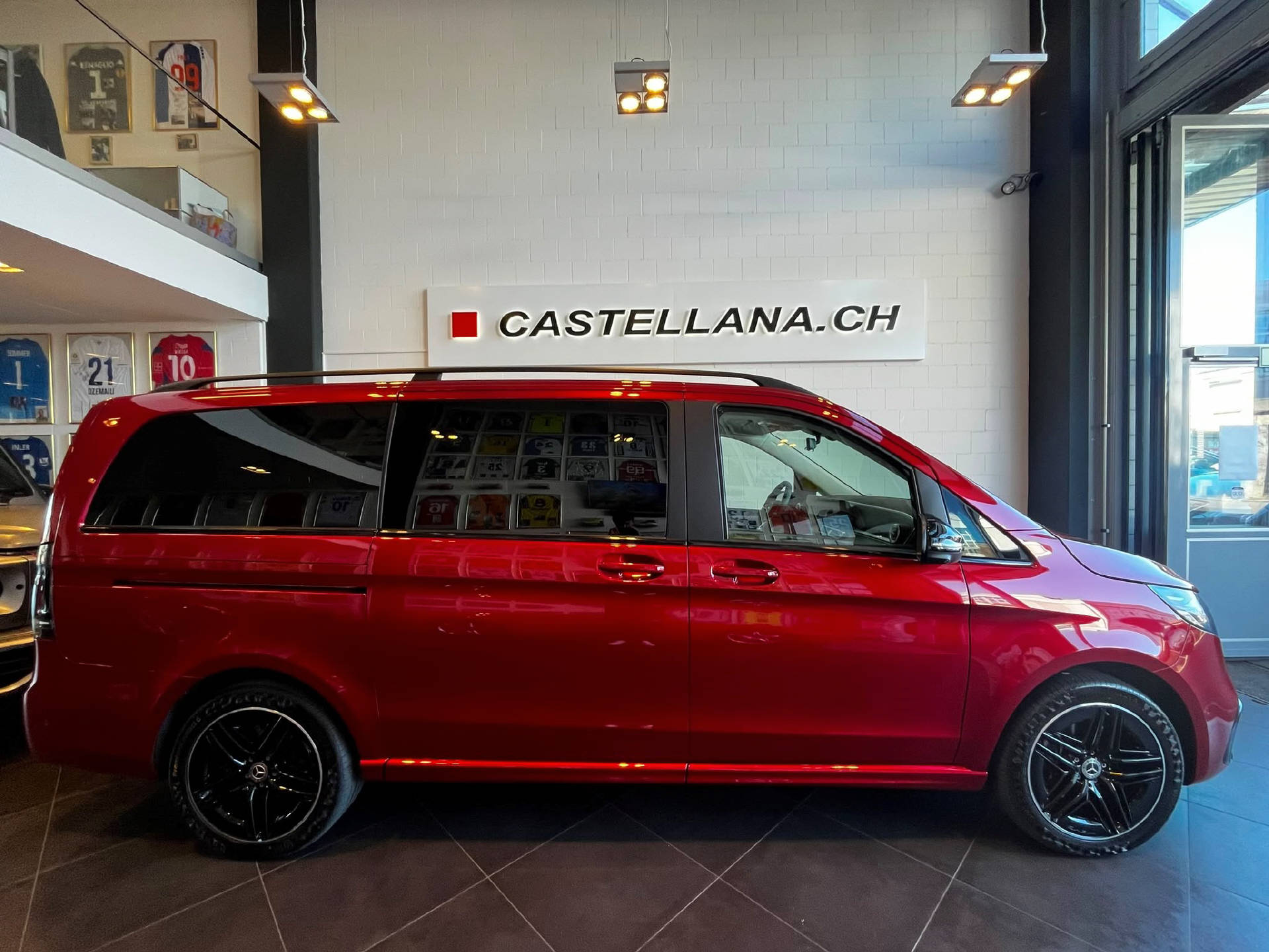 MERCEDES-BENZ V 300 d 4MATIC Exclusive Lang Van-image-4