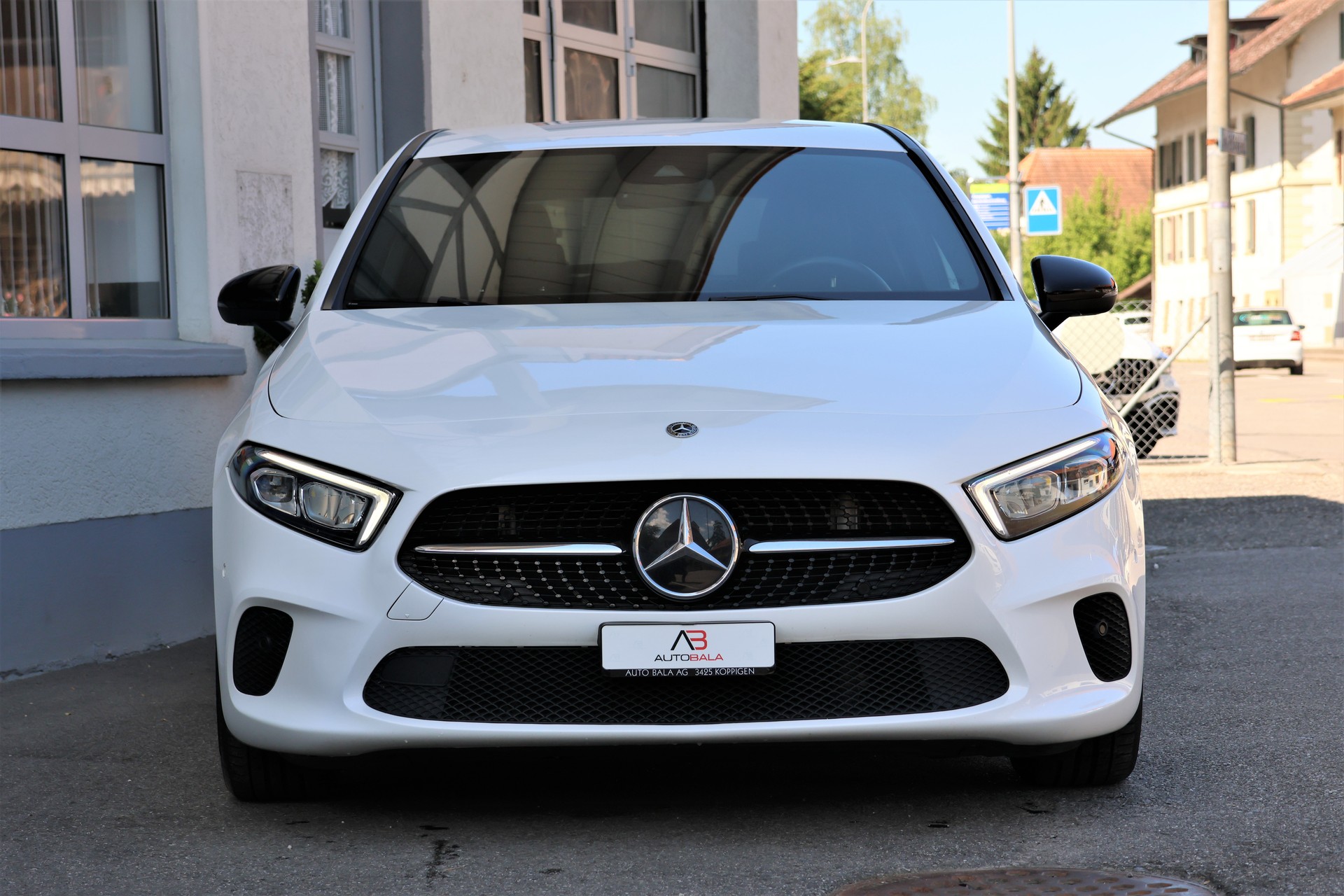MERCEDES-BENZ A 180 Progressive 7G-DCT (CH)-showroom-element-1