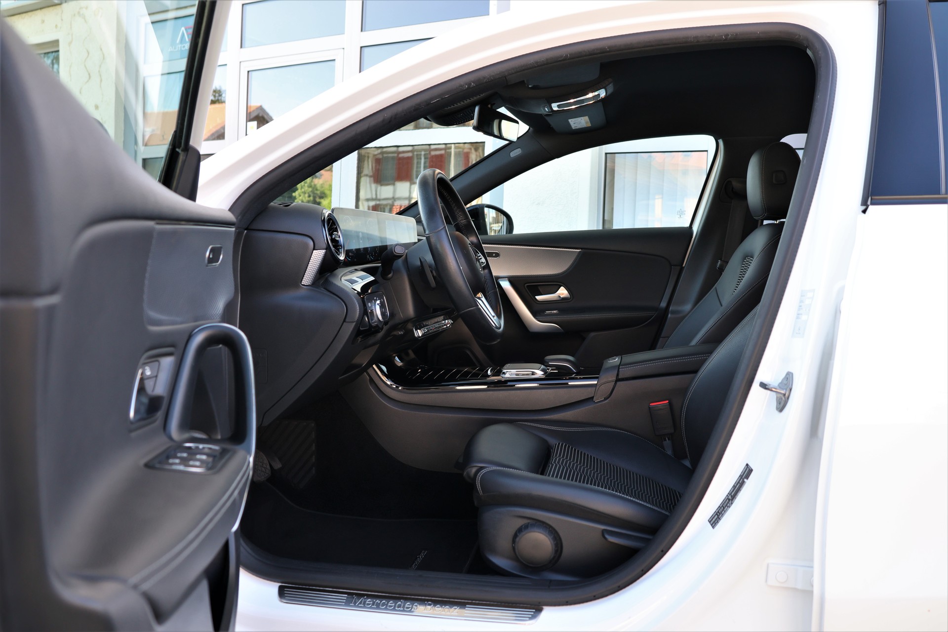 MERCEDES-BENZ A 180 Progressive 7G-DCT (CH)-image-7