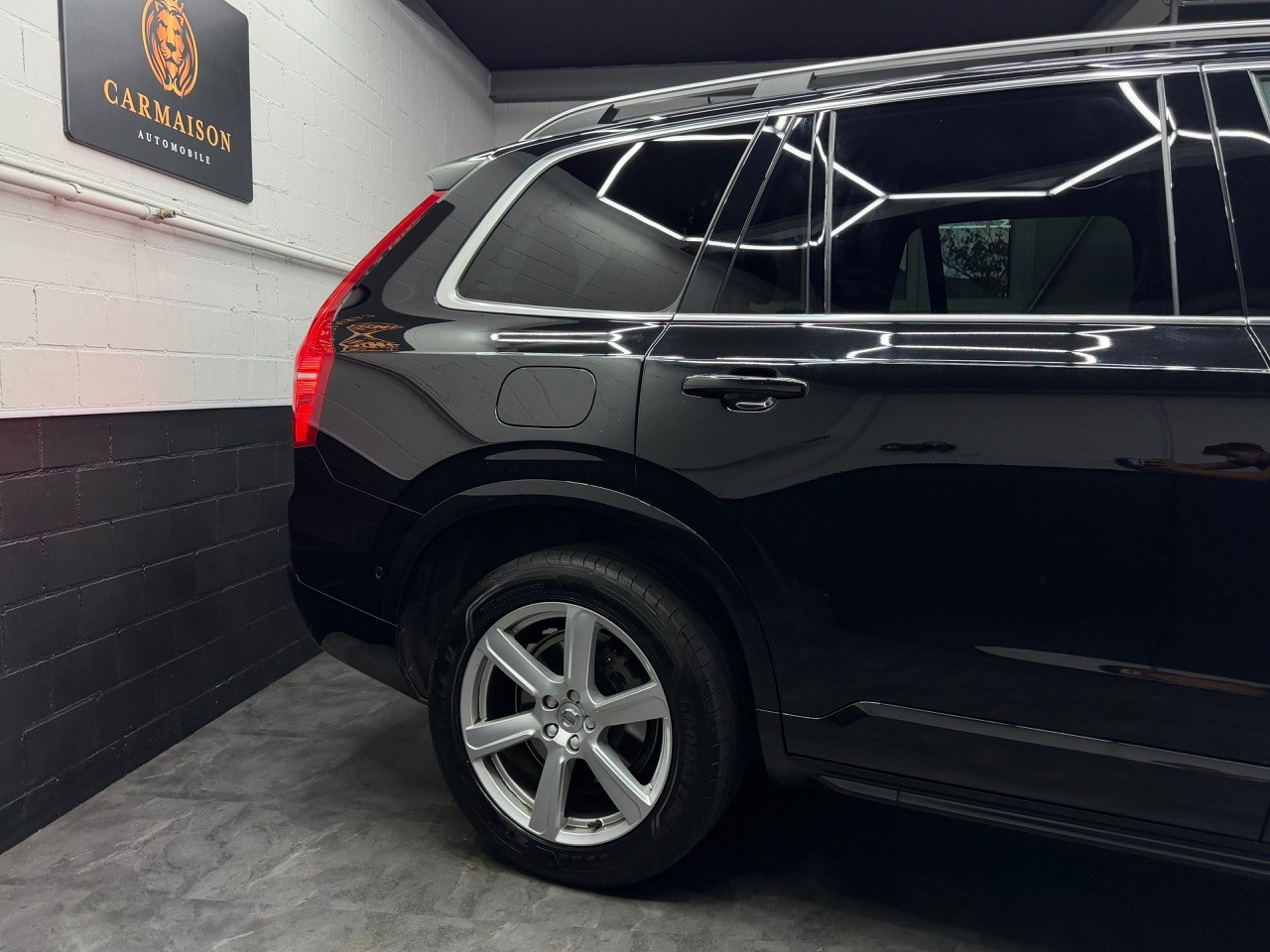 VOLVO XC90 D5 AWD Momentum Geartronic | 7. Plätzer | Rückfahrkamera | Leder | Pilot & Parkassist-image-9