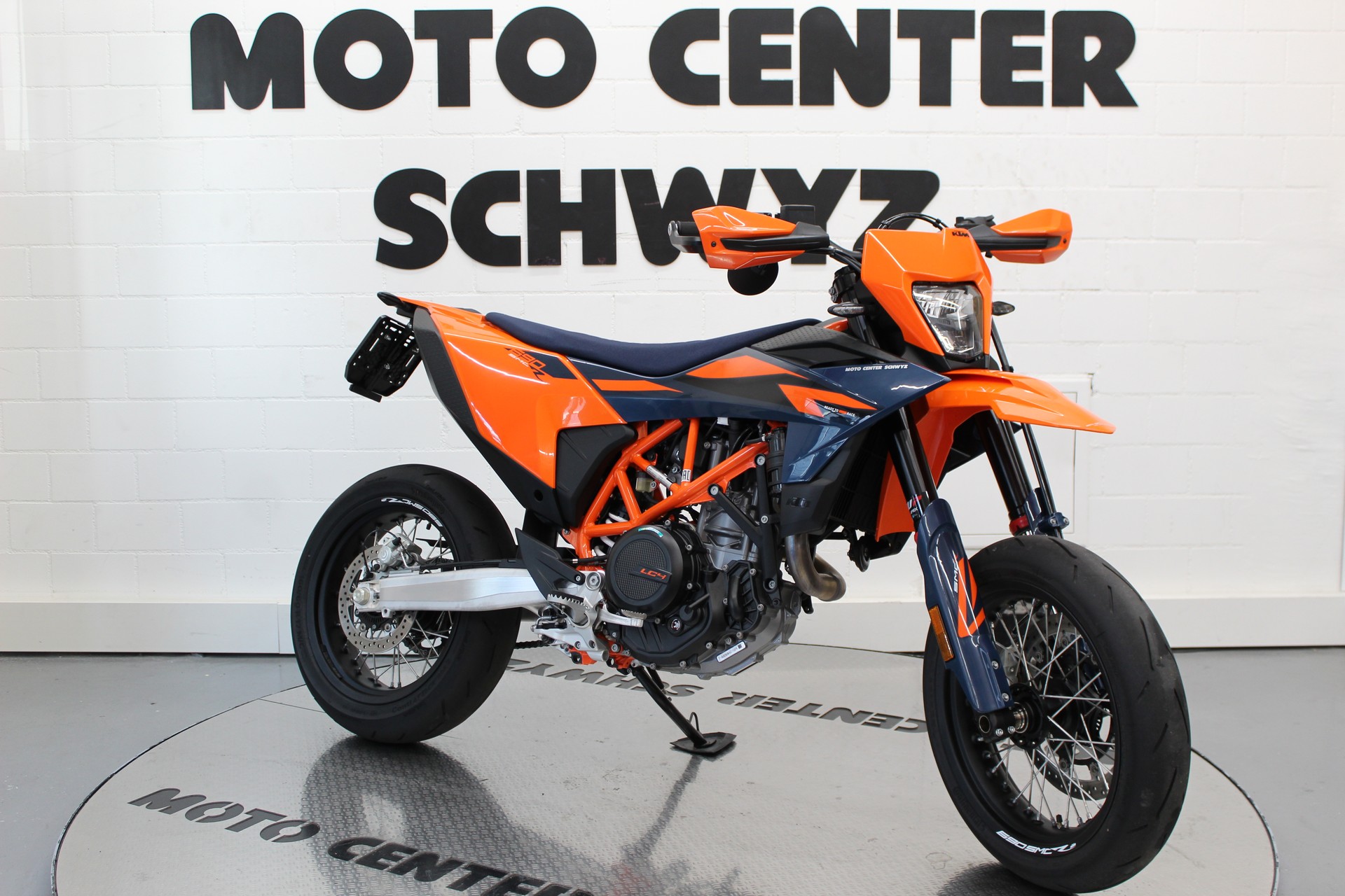 KTM 690 SMC R-image-1