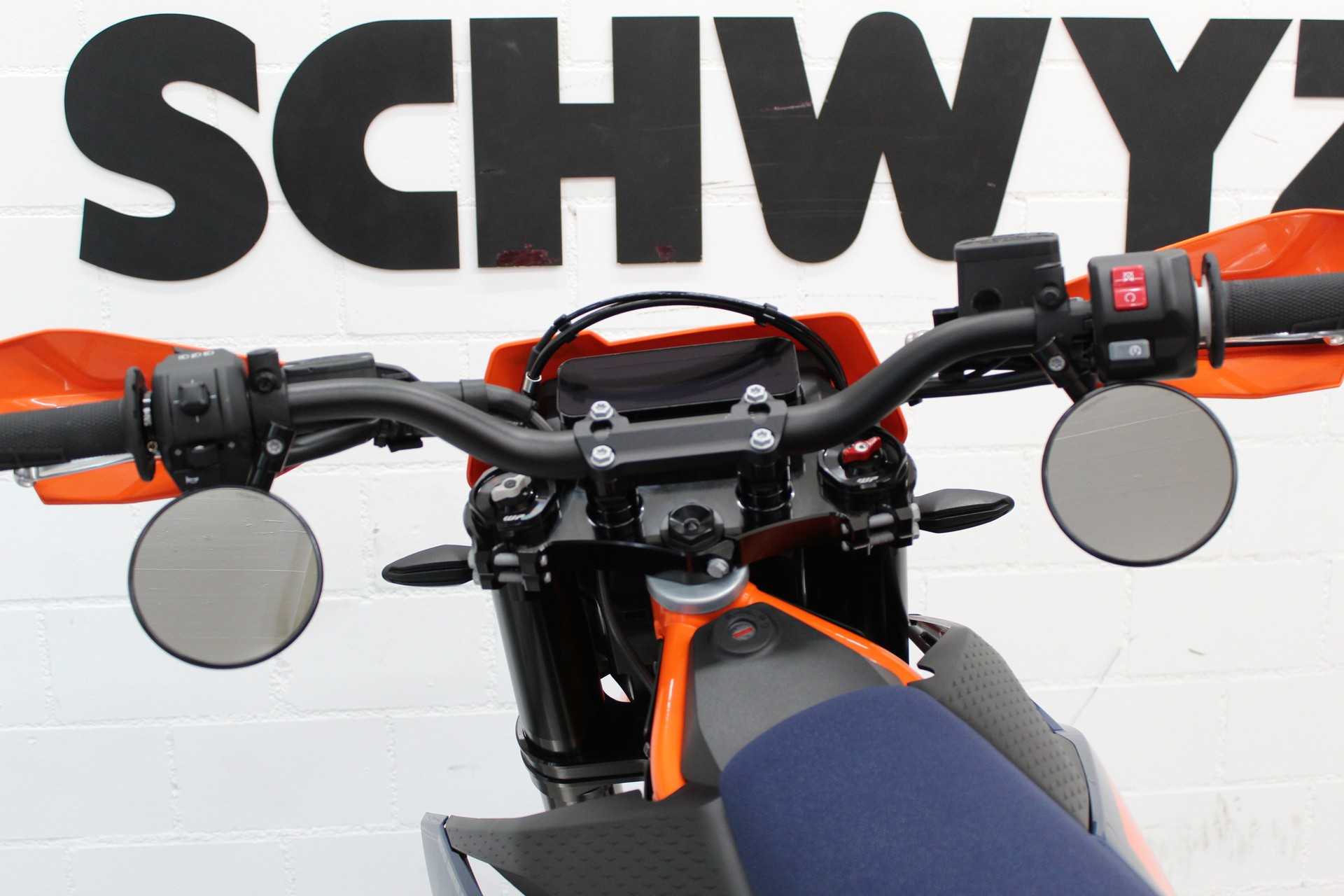 KTM 690 SMC R-image-8