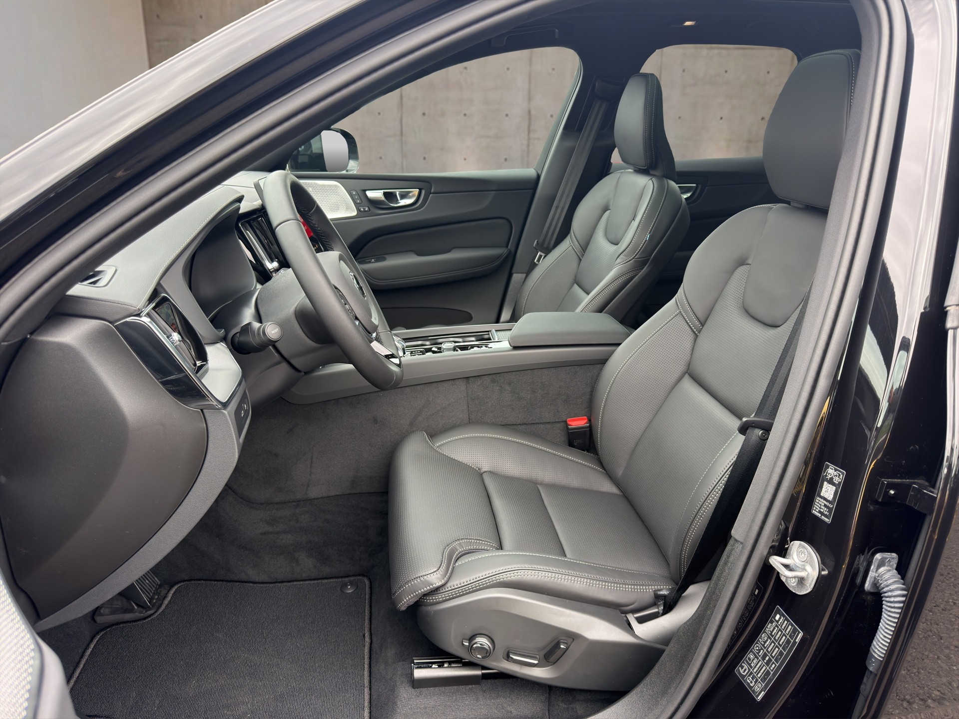 VOLVO XC60 2.0 T8 TE Black Edition eAWD-image-10