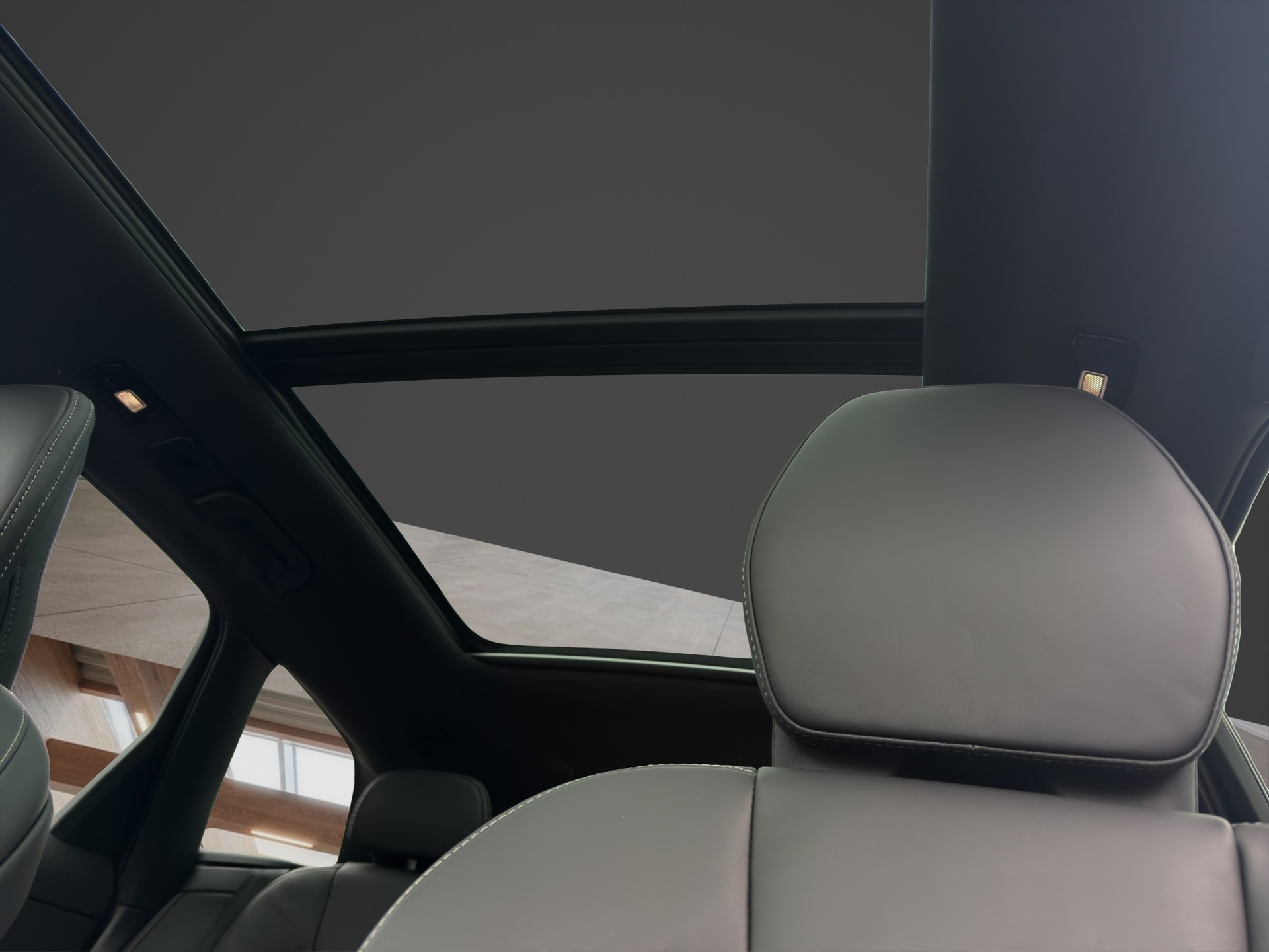 VOLVO XC60 2.0 T8 TE Black Edition eAWD-showroom-element-3