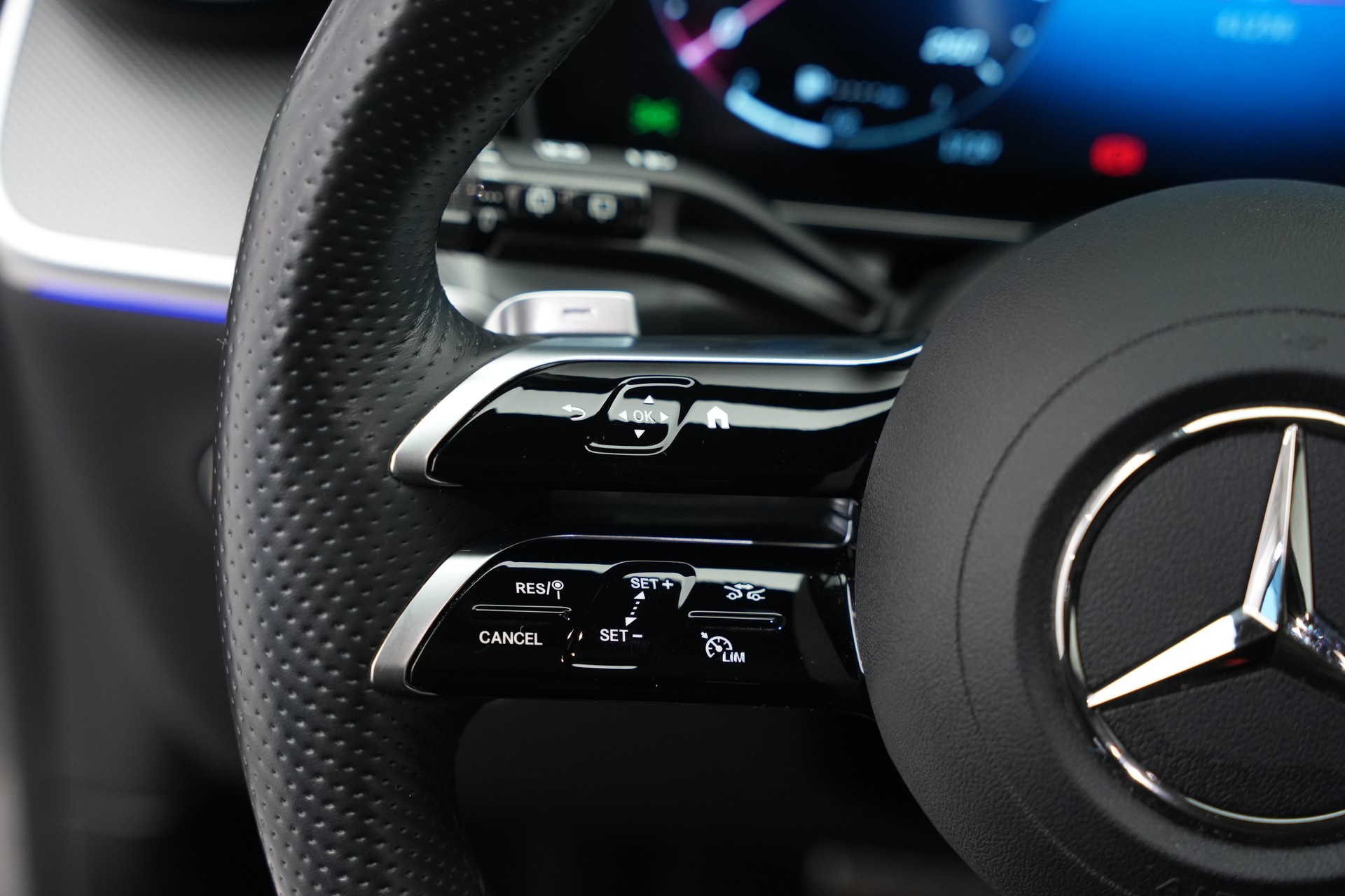 MERCEDES-BENZ GLC 300 e 4Matic 9G-Tronic *CH-Fahrzeug*-image-23