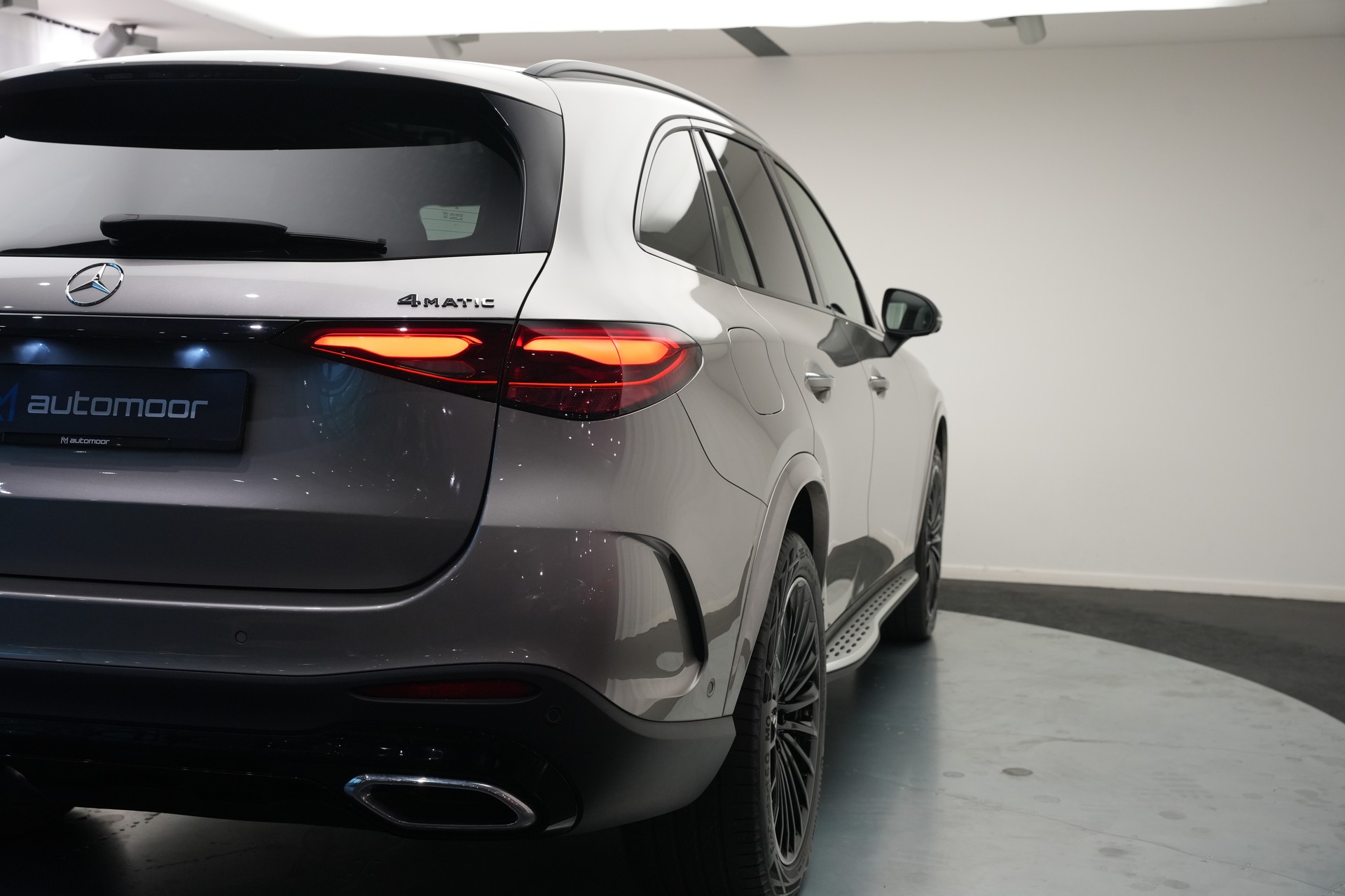 MERCEDES-BENZ GLC 300 e 4Matic 9G-Tronic *CH-Fahrzeug*-image-40