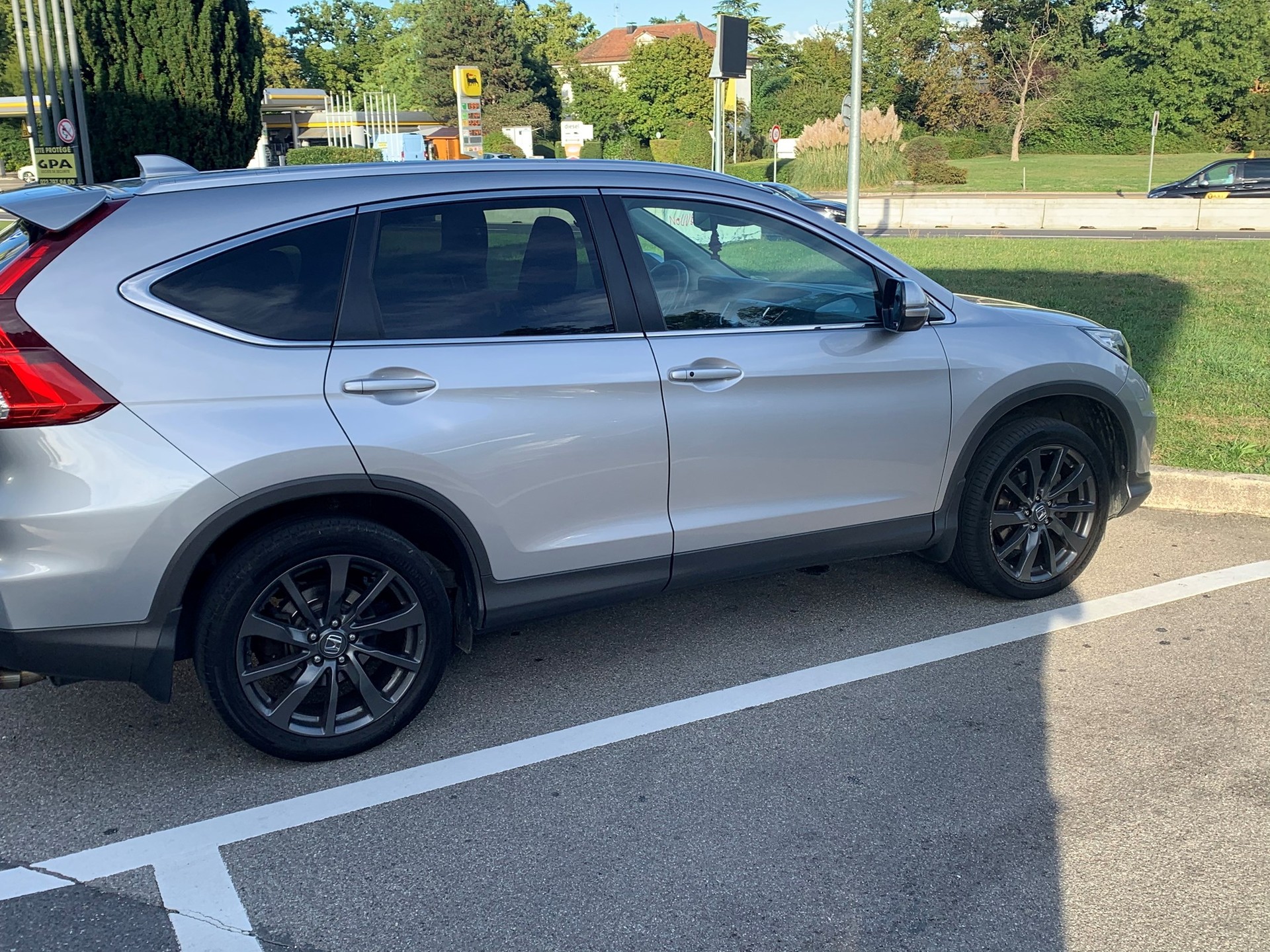 HONDA CR-V 1.6 i-DTEC Executive 4WD Automatic-image-2