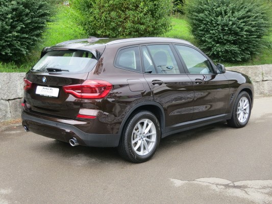 BMW X3 xDrive 25d Individual-showroom-element-3