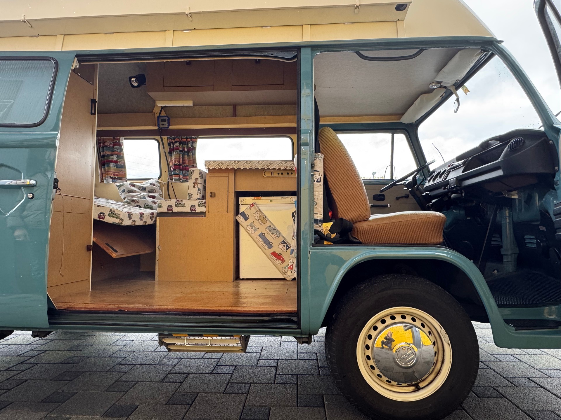 VW 21-515-image-10