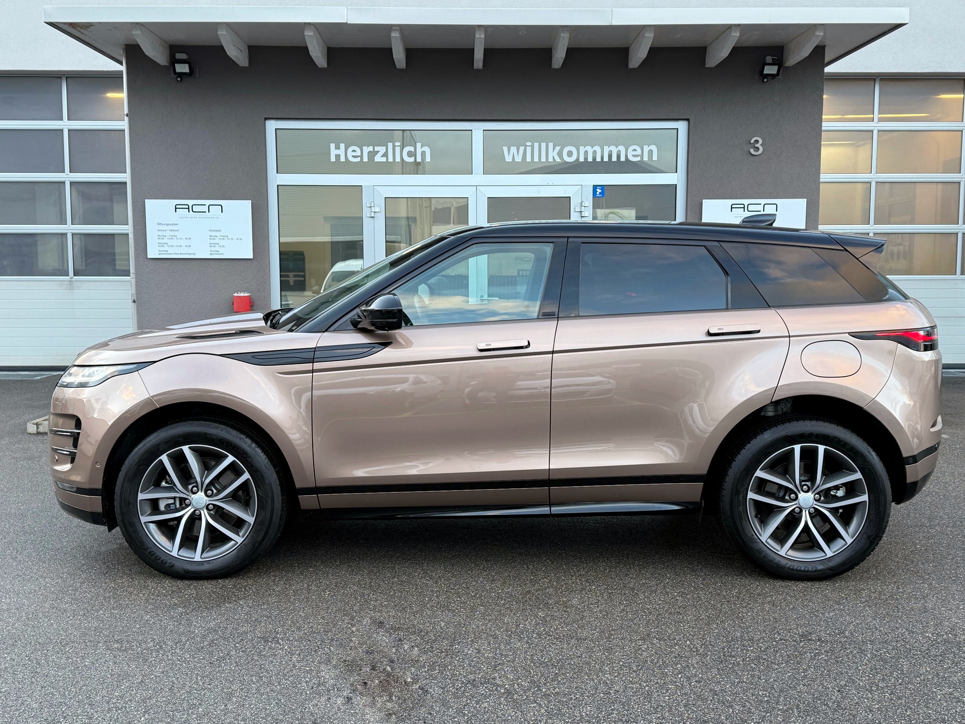 LAND ROVER Range Rover Evoque R-Dynamic P 300e SE AT8-image-4