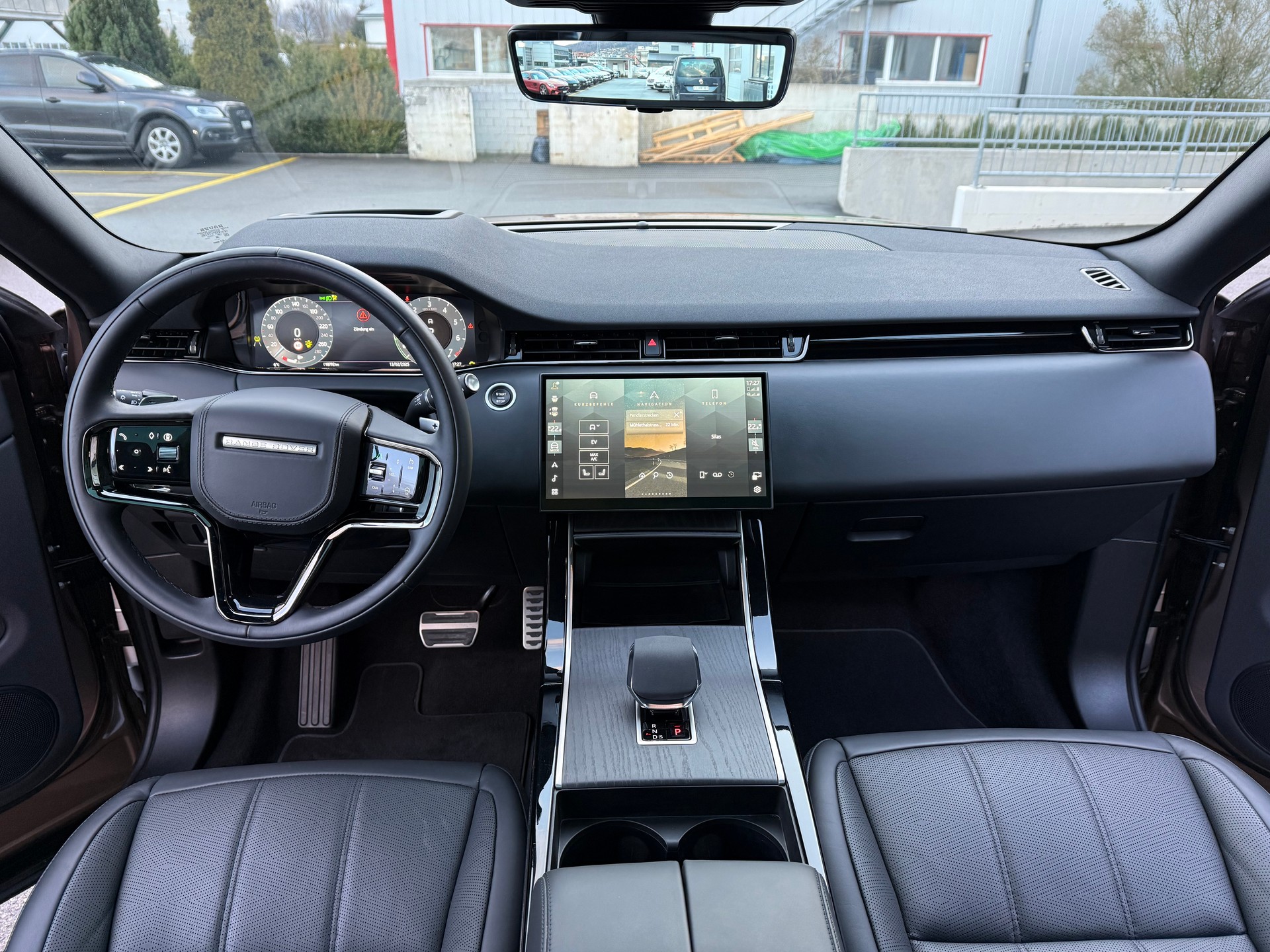 LAND ROVER Range Rover Evoque R-Dynamic P 300e SE AT8-image-9