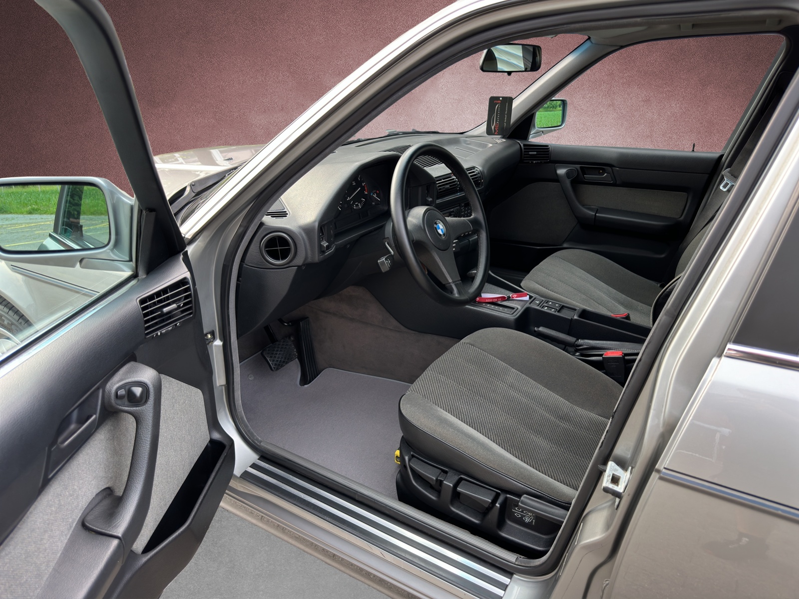 BMW 525i A-image-6