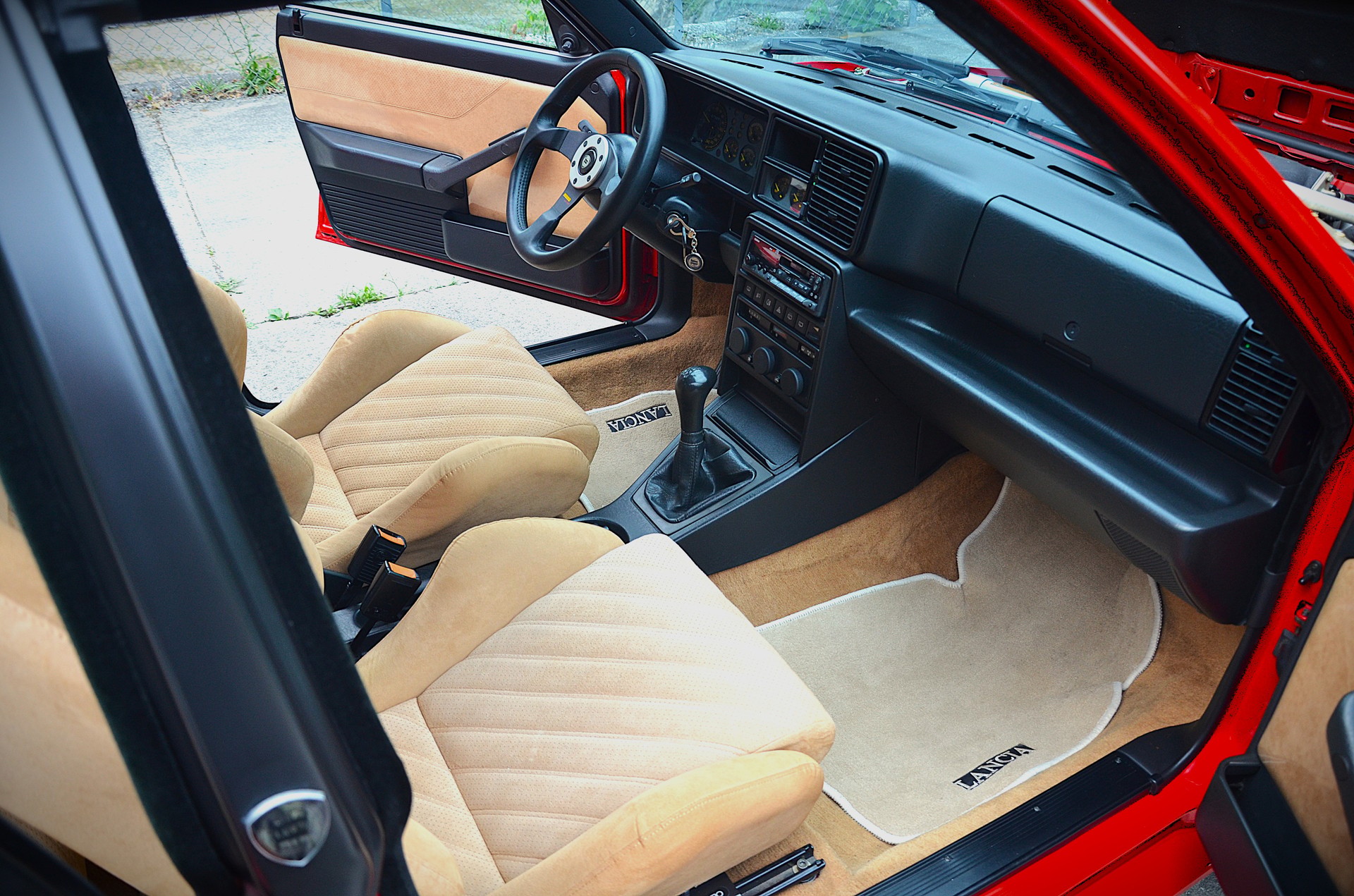 LANCIA Delta HF Integrale Evo II-image-10