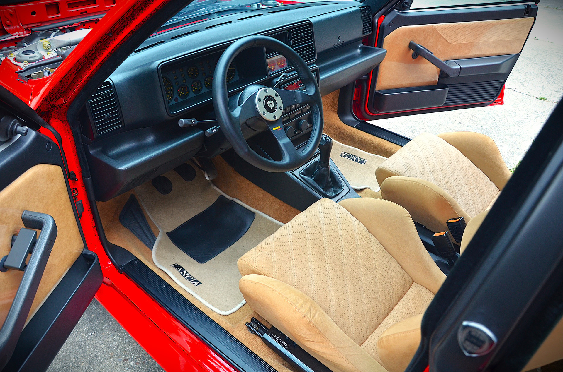 LANCIA Delta HF Integrale Evo II-image-8