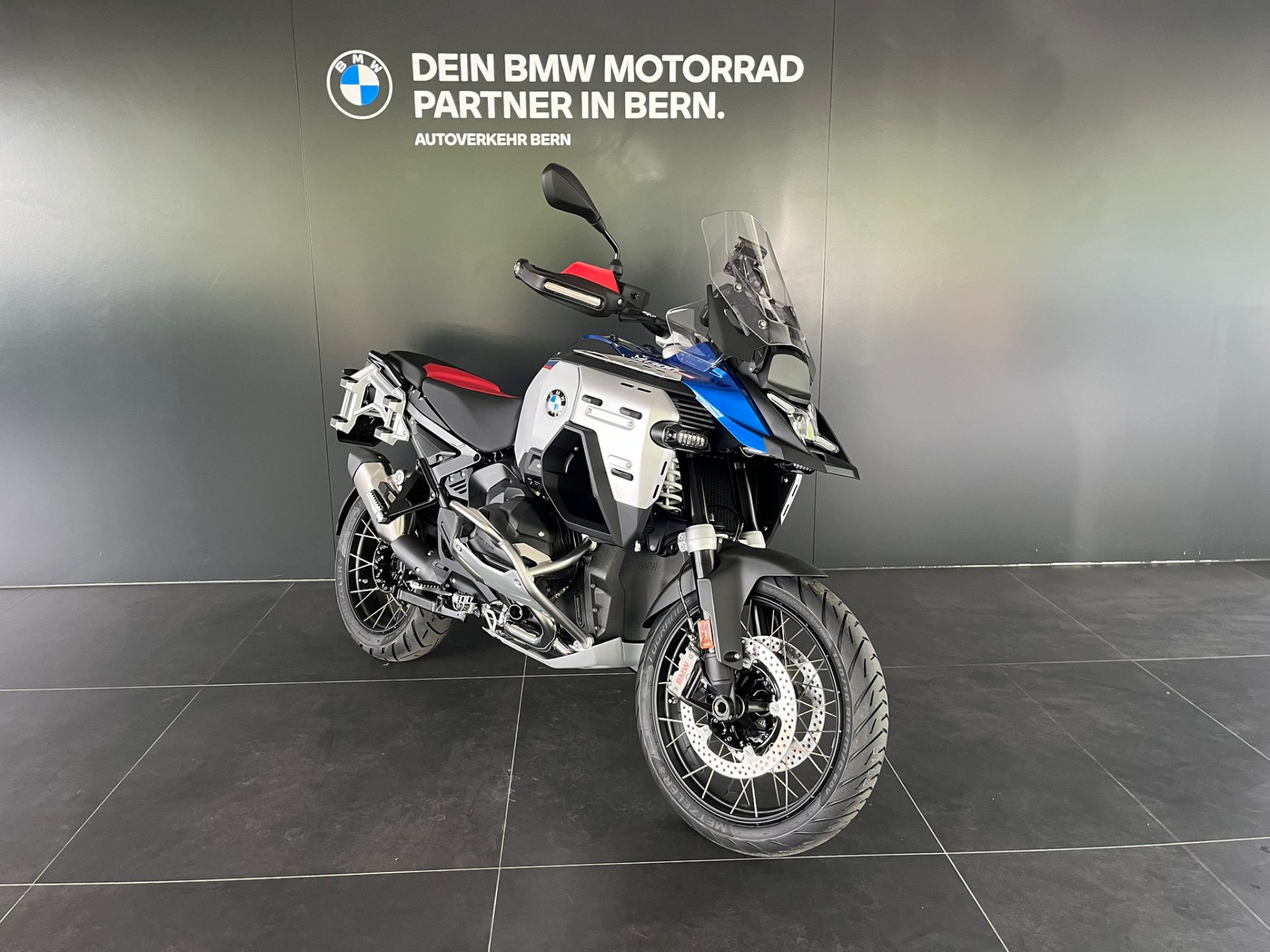 BMW R 1300 GS Adventure - jetzt inkl. zwei BMW Seitenkoffer im Wert von 1'500.--showroom-element-2
