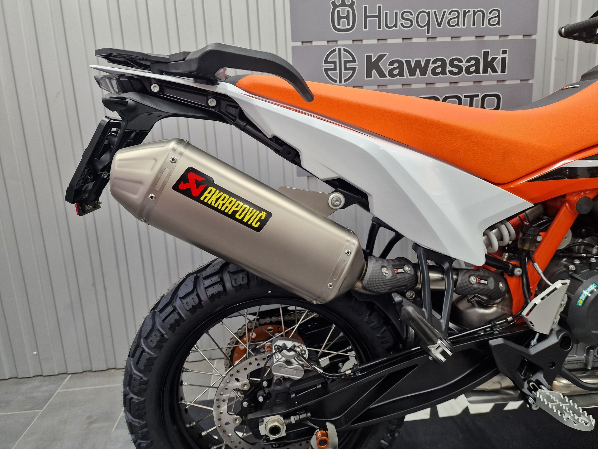 KTM 890 Adventure R Rally-image-3